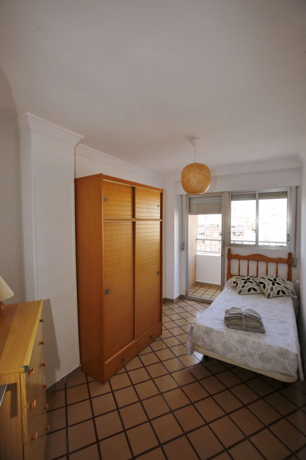 CHANCE! SEA VIEWS 100M FROM THE BEACH !! 3 BEDROOM 2 BATHROOM APARTMENT !!