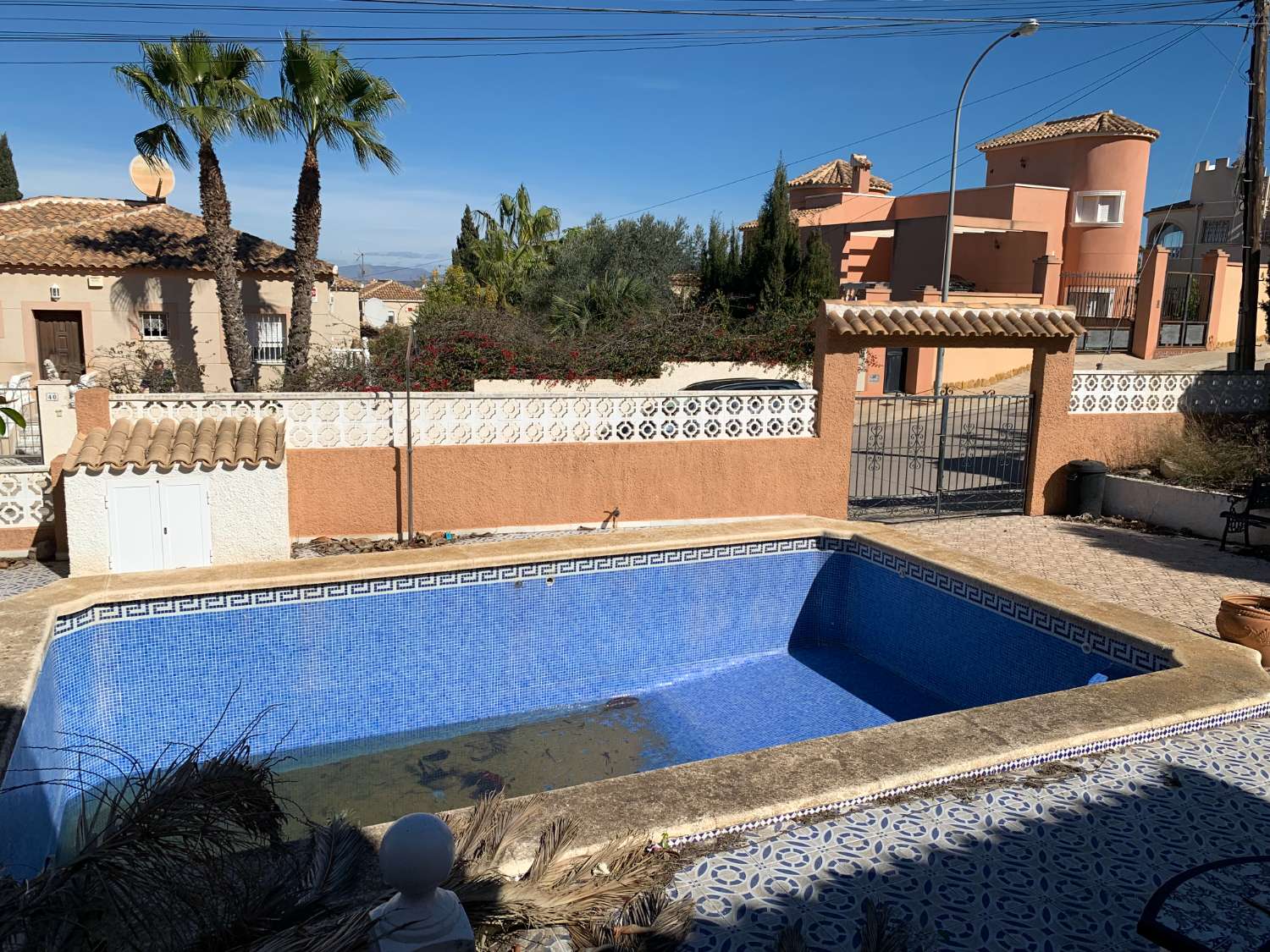 MAKE YOUR OFFER!! INDEPENDENT CHALET 600M2 OF PLOT AND 285M2 BUILT IN SAN MIGUEL DE SALINAS!!