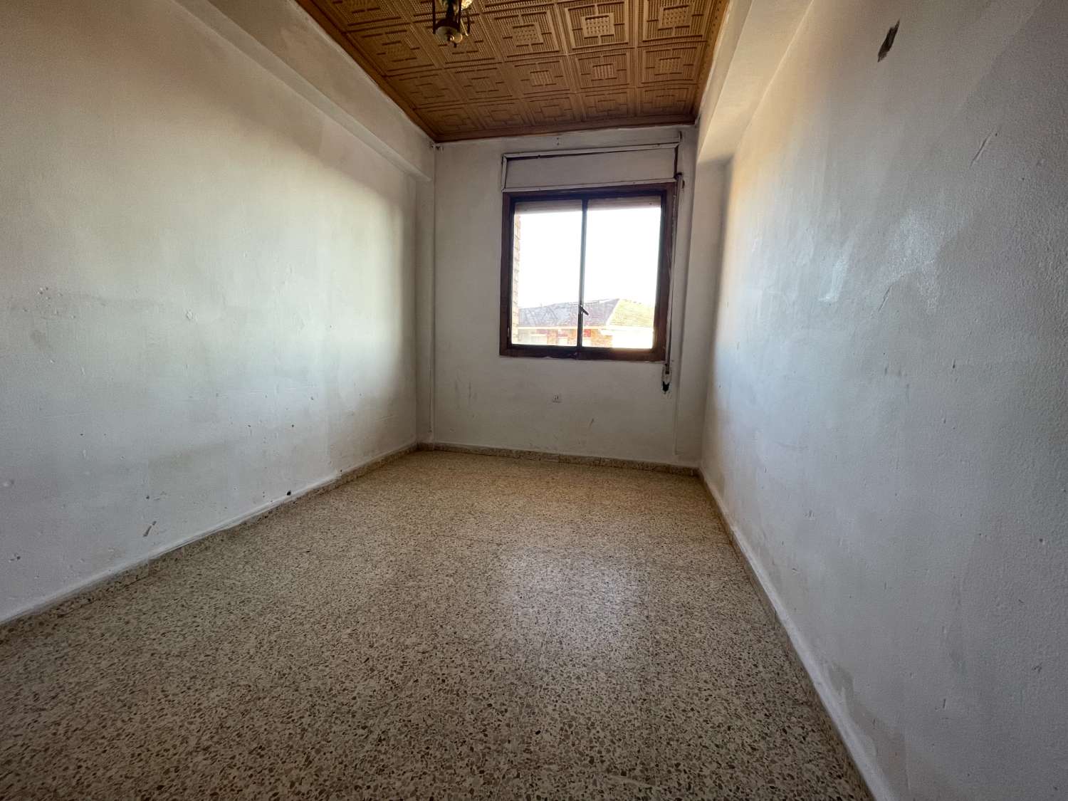 CHANCE!! APARTMENT TO REFORM, 3 BEDROOMS IN SAN PEDRO DEL PINATAR!!