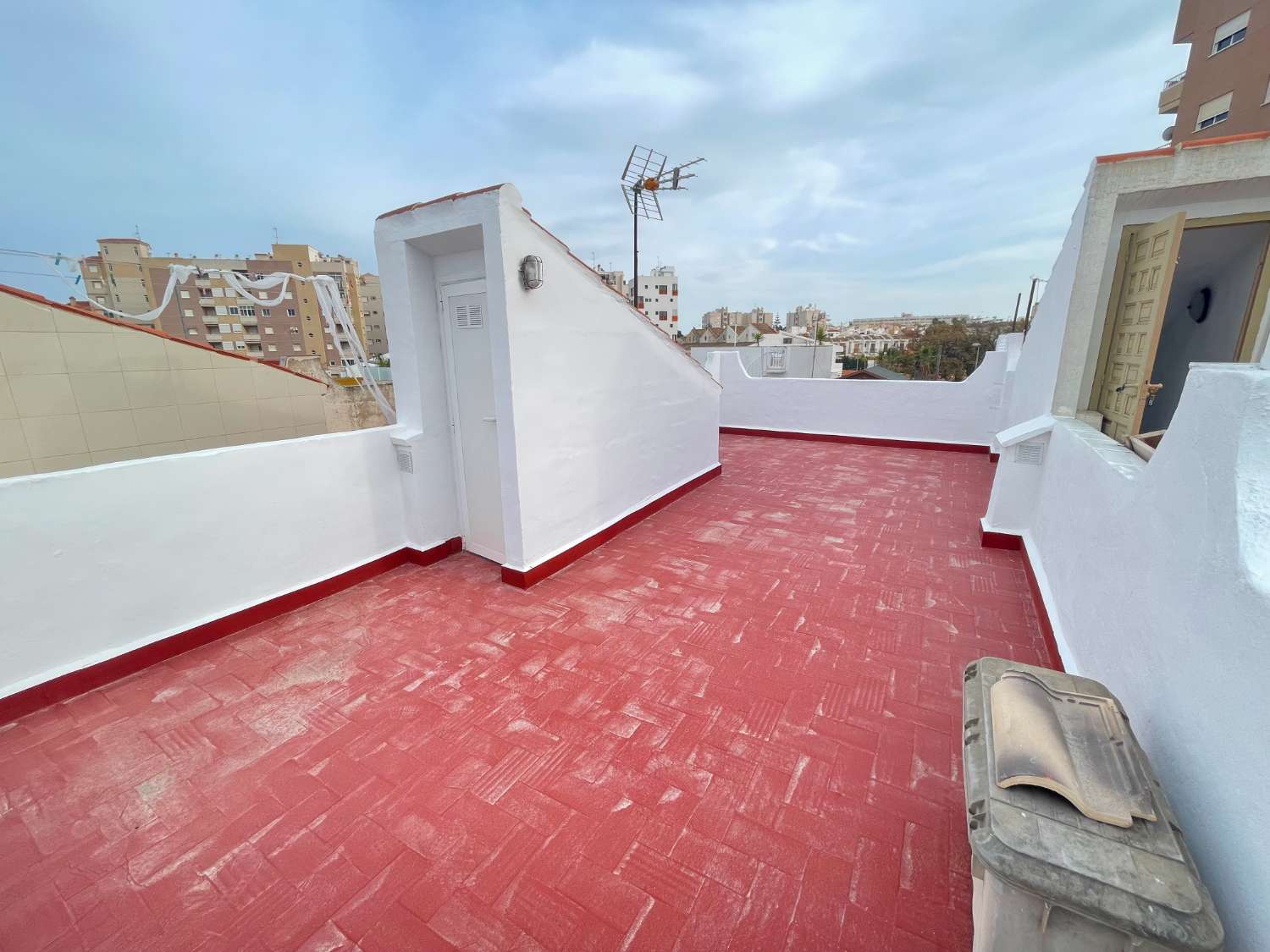CHANCE!! RENOVATED DUPLEX 2 BEDROOMS 2 BATHROOMS IN NEW TORREVIEJA!!