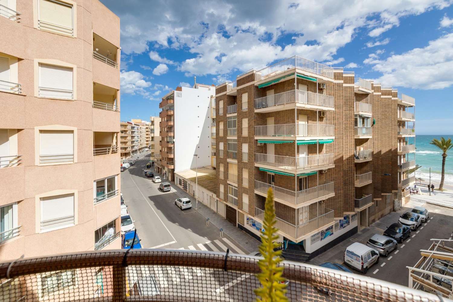 Apartment 3 bedrooms 2 bathrooms front sea views on the second line of Cura beach with garage