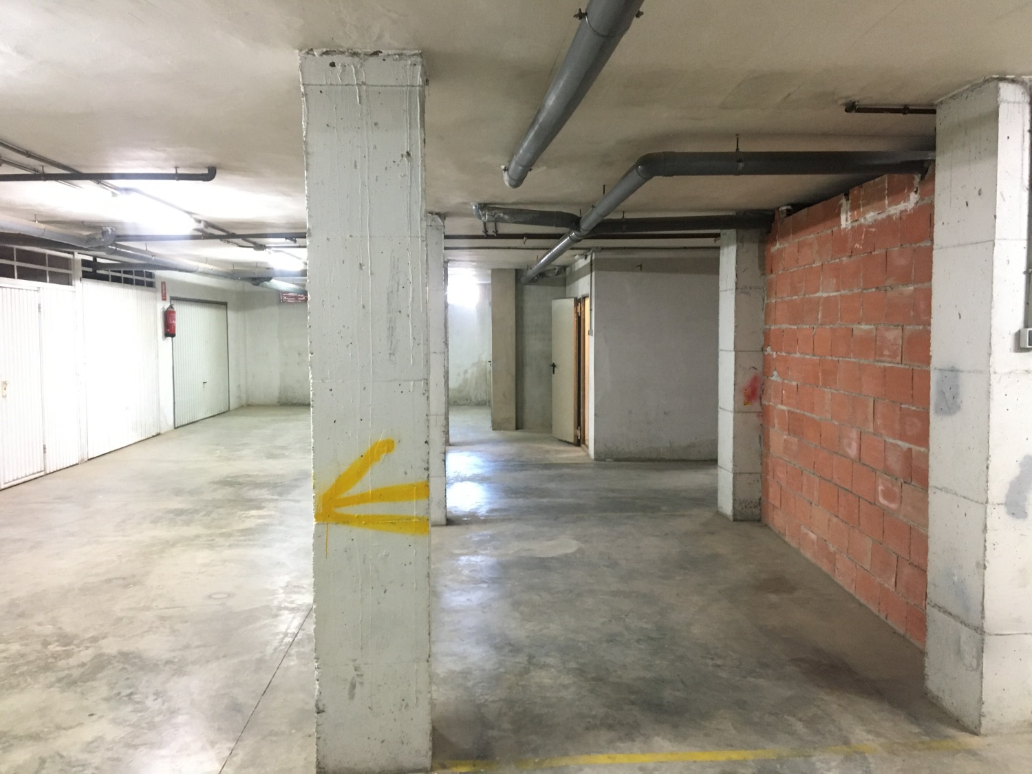 MAKE YOUR OFFER!! PARKING SPACE WITH THE POSSIBILITY OF CLOSING IT IN PILAR DE LA HORADADA