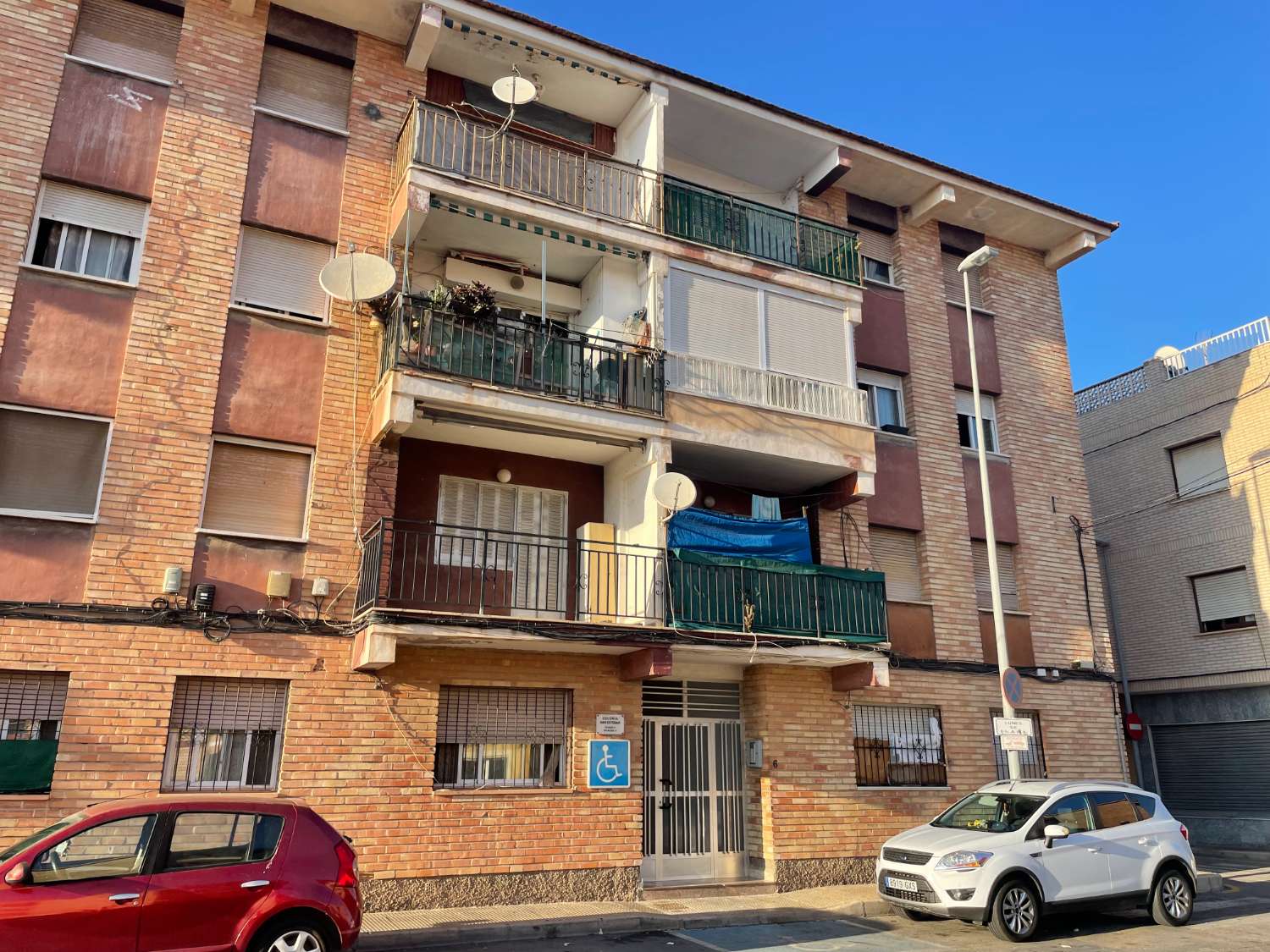 CHANCE!! APARTMENT TO REFORM, 3 BEDROOMS IN SAN PEDRO DEL PINATAR!!