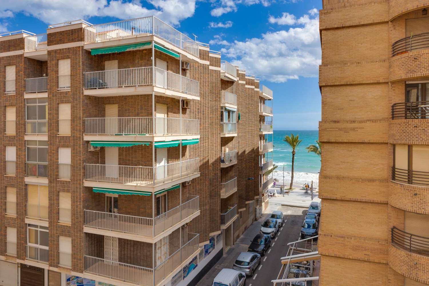 Apartment 3 bedrooms 2 bathrooms front sea views on the second line of Cura beach with garage