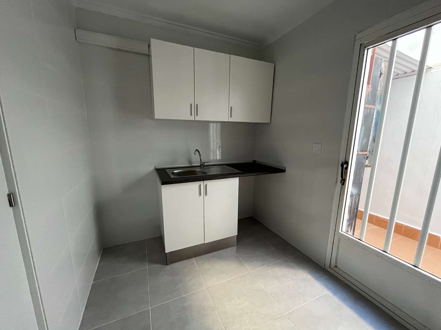 HAGA SU OFERTA!! PLANTA BAJA REFORMADA 2 DORMITORIOS CON PISCINA!!