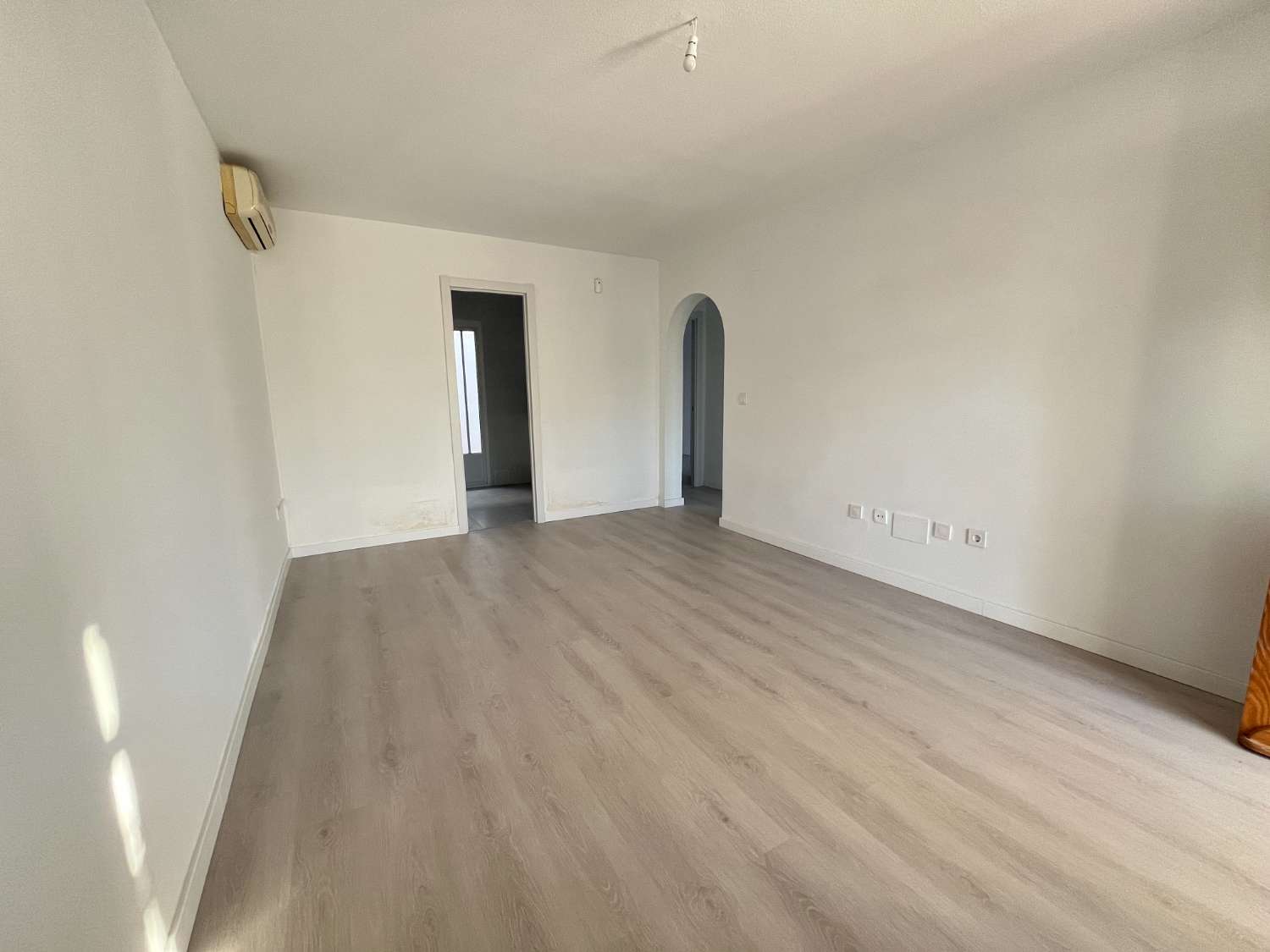 HAGA SU OFERTA!! PLANTA BAJA REFORMADA 2 DORMITORIOS CON PISCINA!!