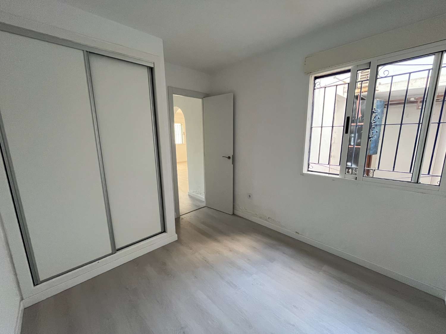 HAGA SU OFERTA!! PLANTA BAJA REFORMADA 2 DORMITORIOS CON PISCINA!!