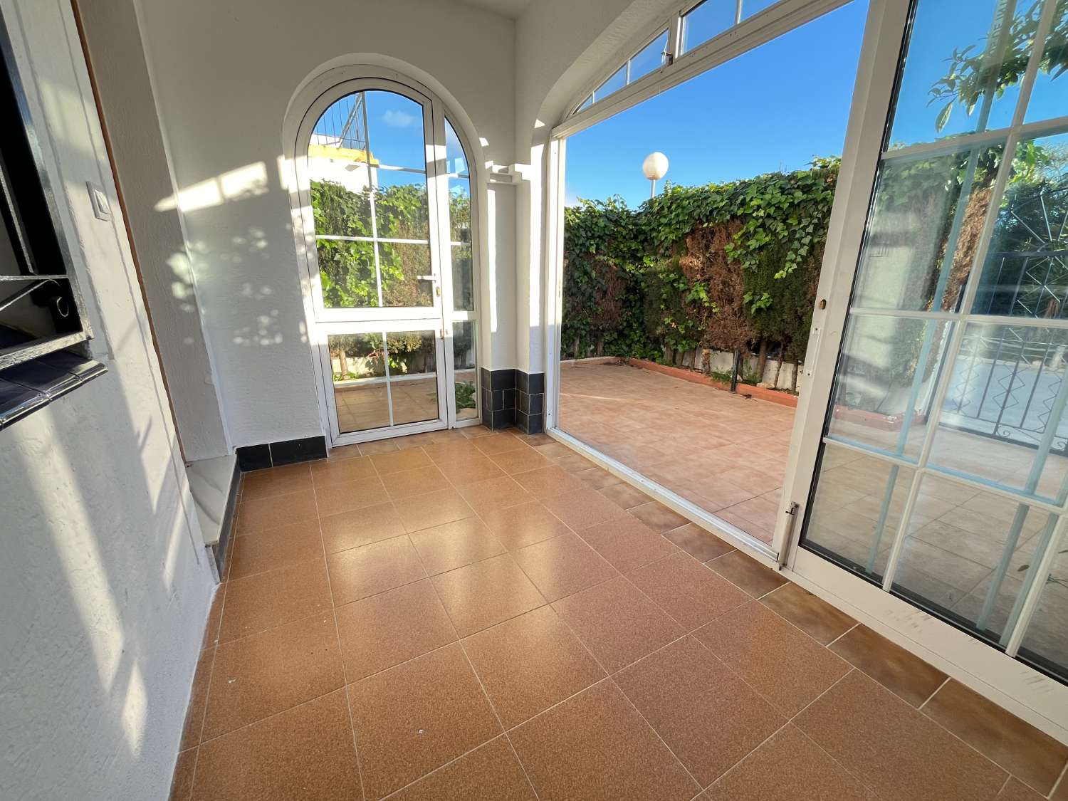 HAGA SU OFERTA!! PLANTA BAJA REFORMADA 2 DORMITORIOS CON PISCINA!!