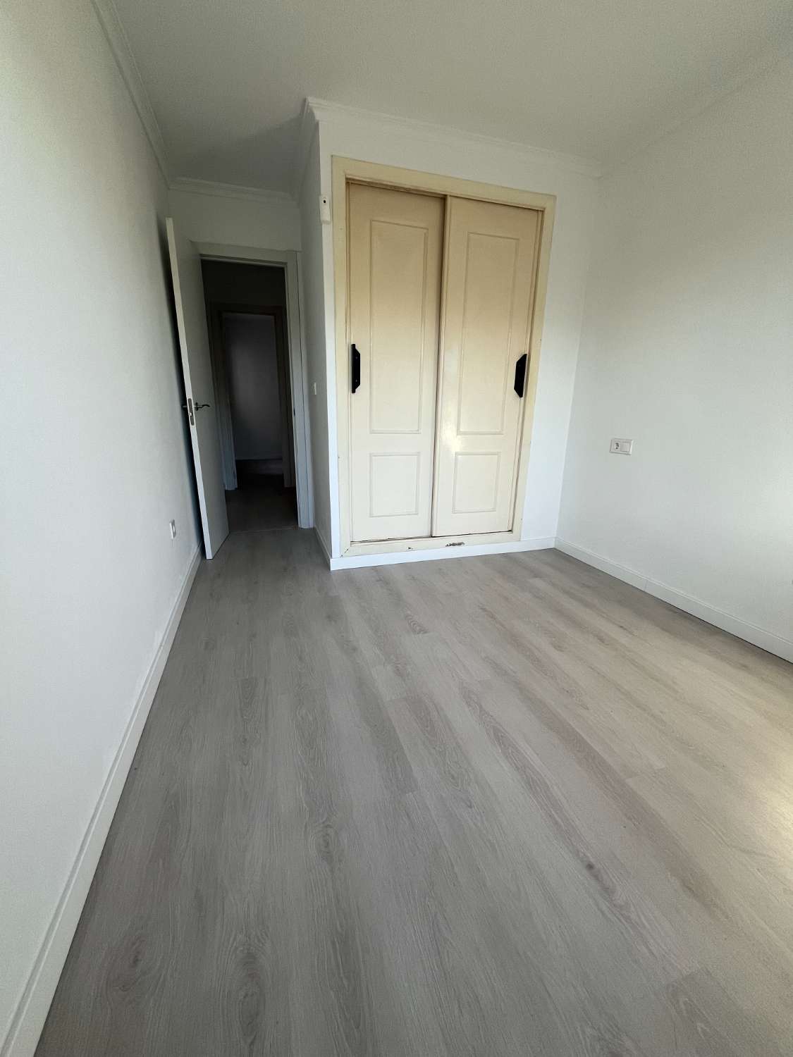 HAGA SU OFERTA!! PLANTA BAJA REFORMADA 2 DORMITORIOS CON PISCINA!!