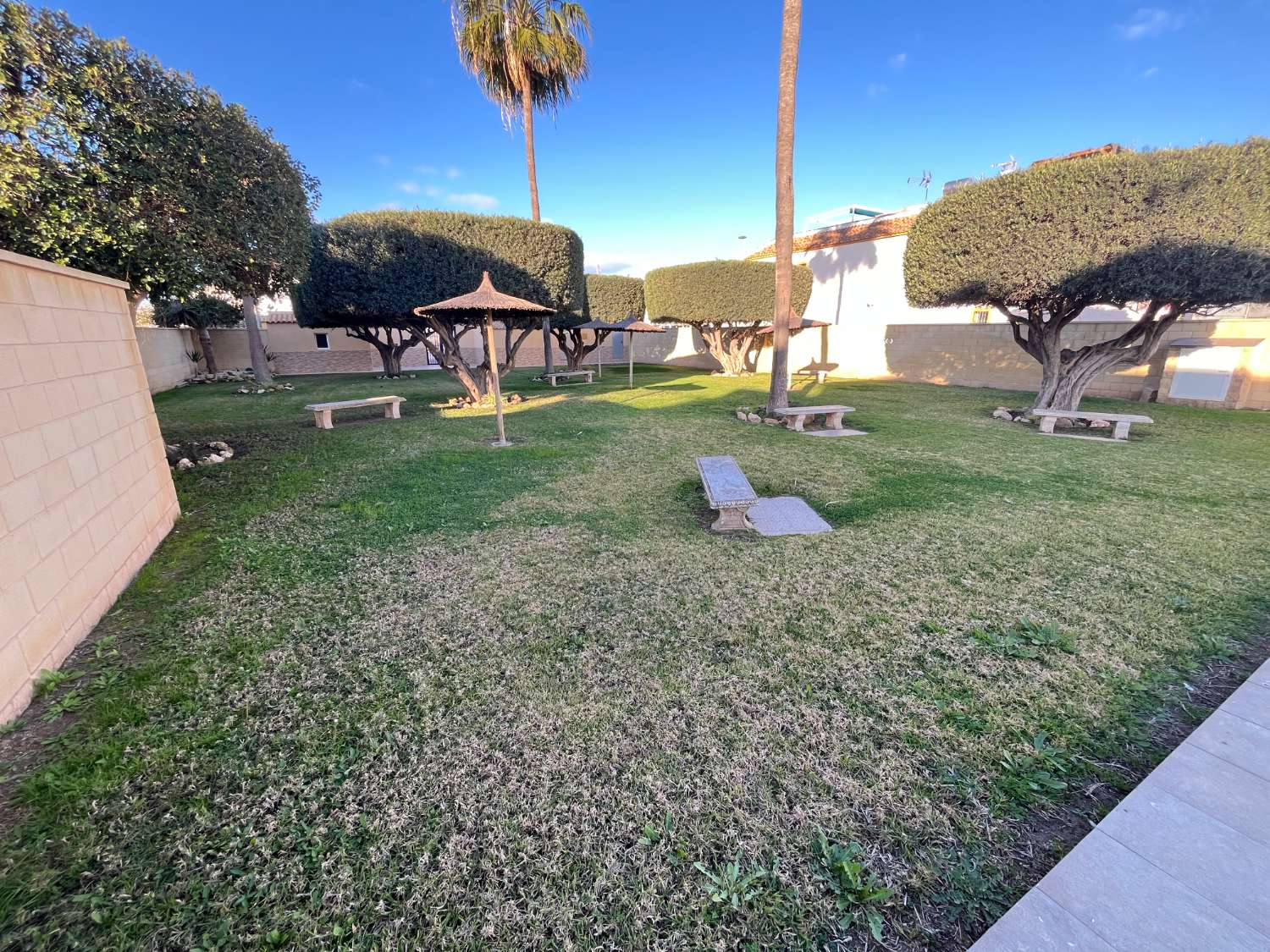 HAGA SU OFERTA!! PLANTA BAJA REFORMADA 2 DORMITORIOS CON PISCINA!!