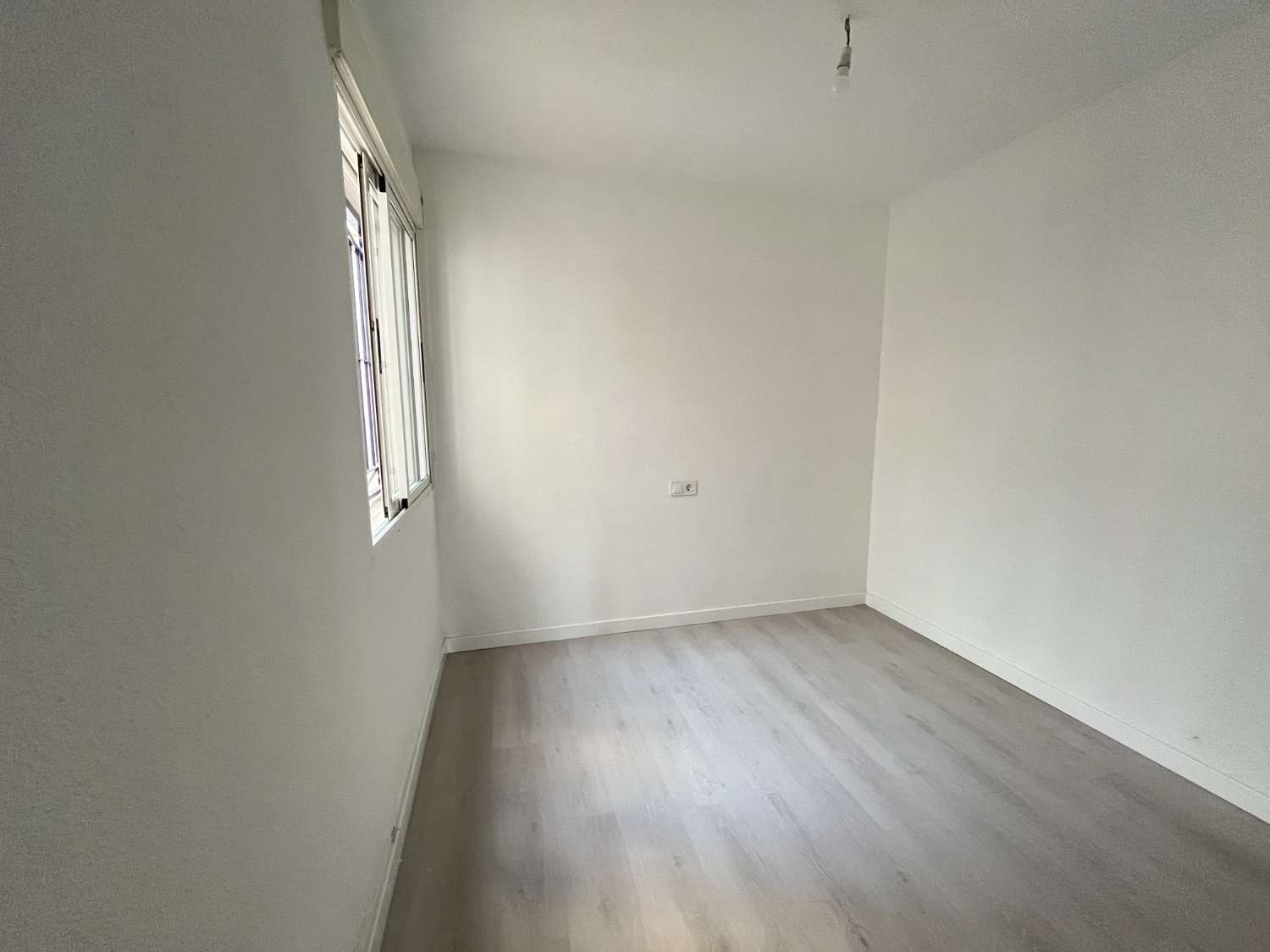 HAGA SU OFERTA!! PLANTA BAJA REFORMADA 2 DORMITORIOS CON PISCINA!!