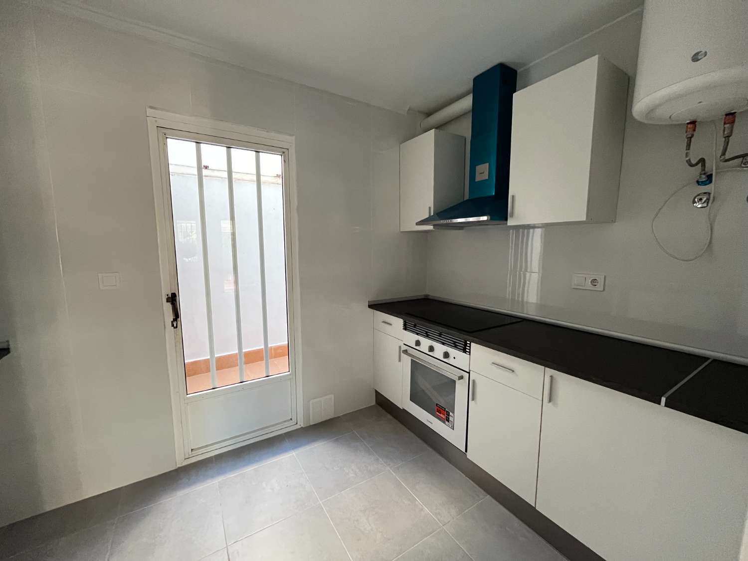 HAGA SU OFERTA!! PLANTA BAJA REFORMADA 2 DORMITORIOS CON PISCINA!!