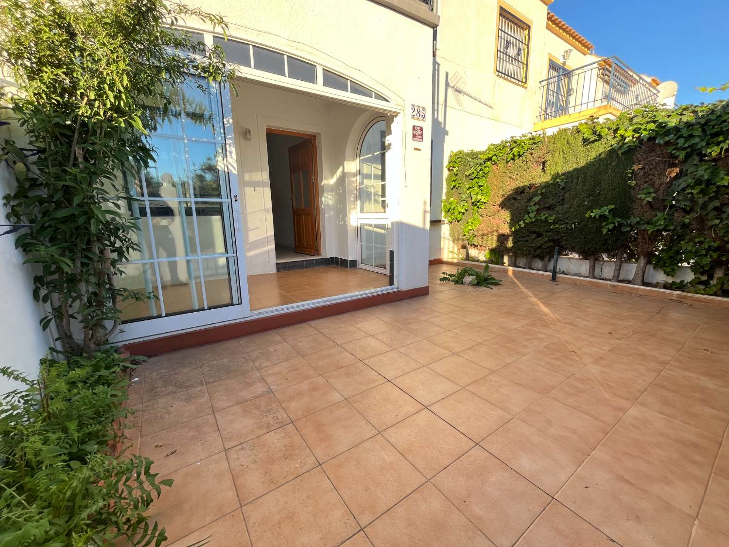 HAGA SU OFERTA!! PLANTA BAJA REFORMADA 2 DORMITORIOS CON PISCINA!!