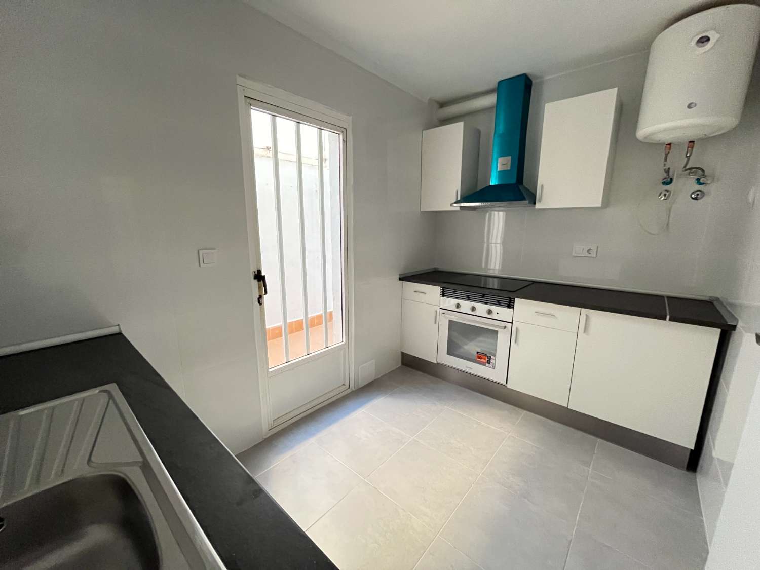 HAGA SU OFERTA!! PLANTA BAJA REFORMADA 2 DORMITORIOS CON PISCINA!!