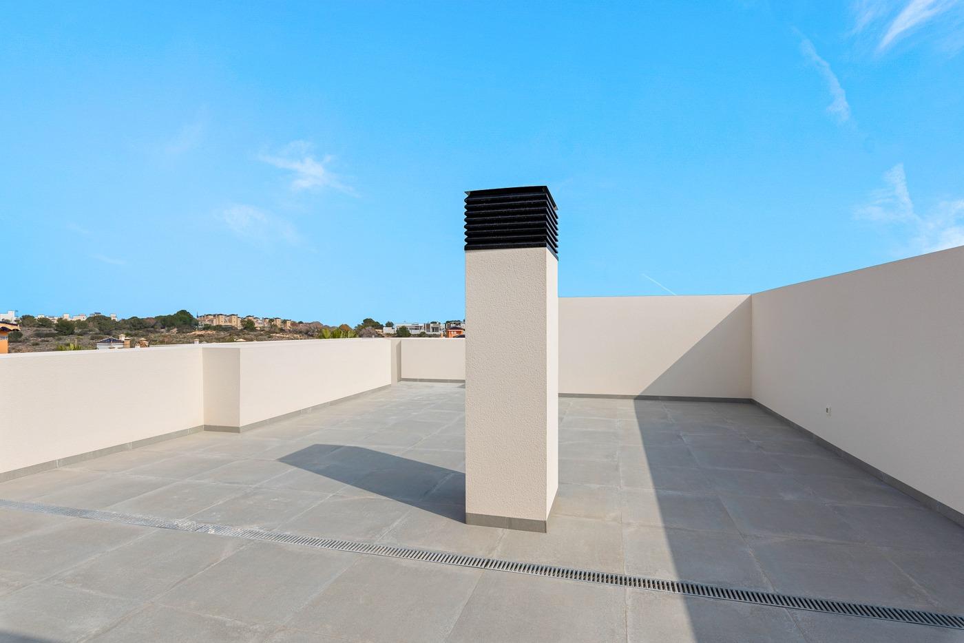 BONITO ATICO CERCA CAMPO DE GOLF