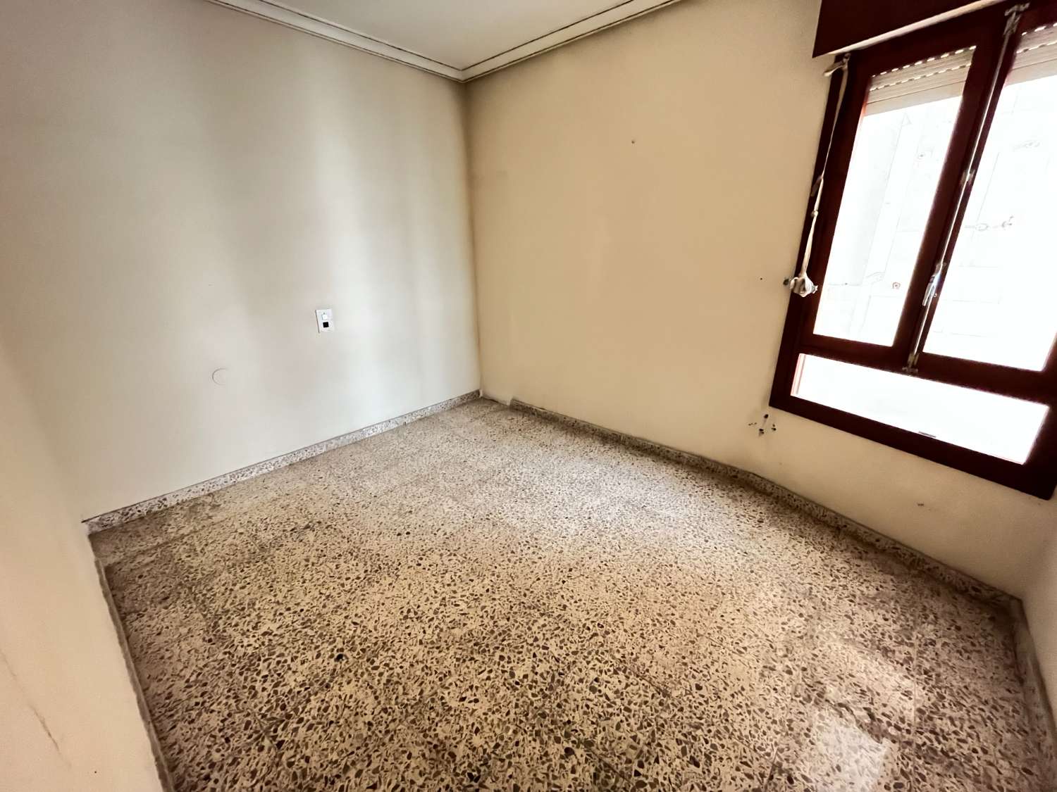 PISO EN VENTA CENTRO DE BIGASTRO PARA REFORMAR