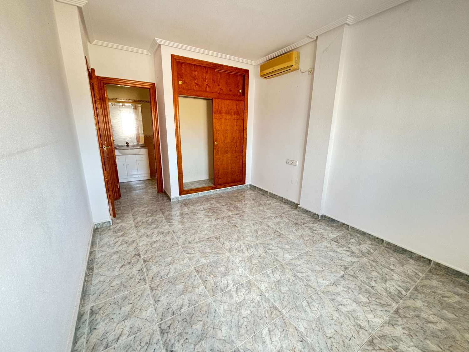 Enebolig til salgs til San Miguel de Salinas