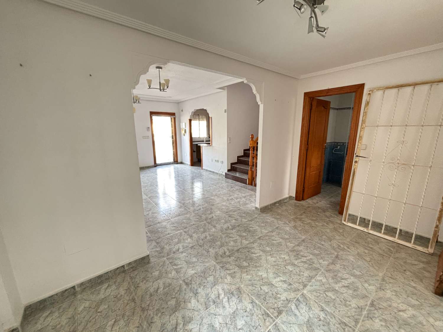 Enebolig til salgs til San Miguel de Salinas