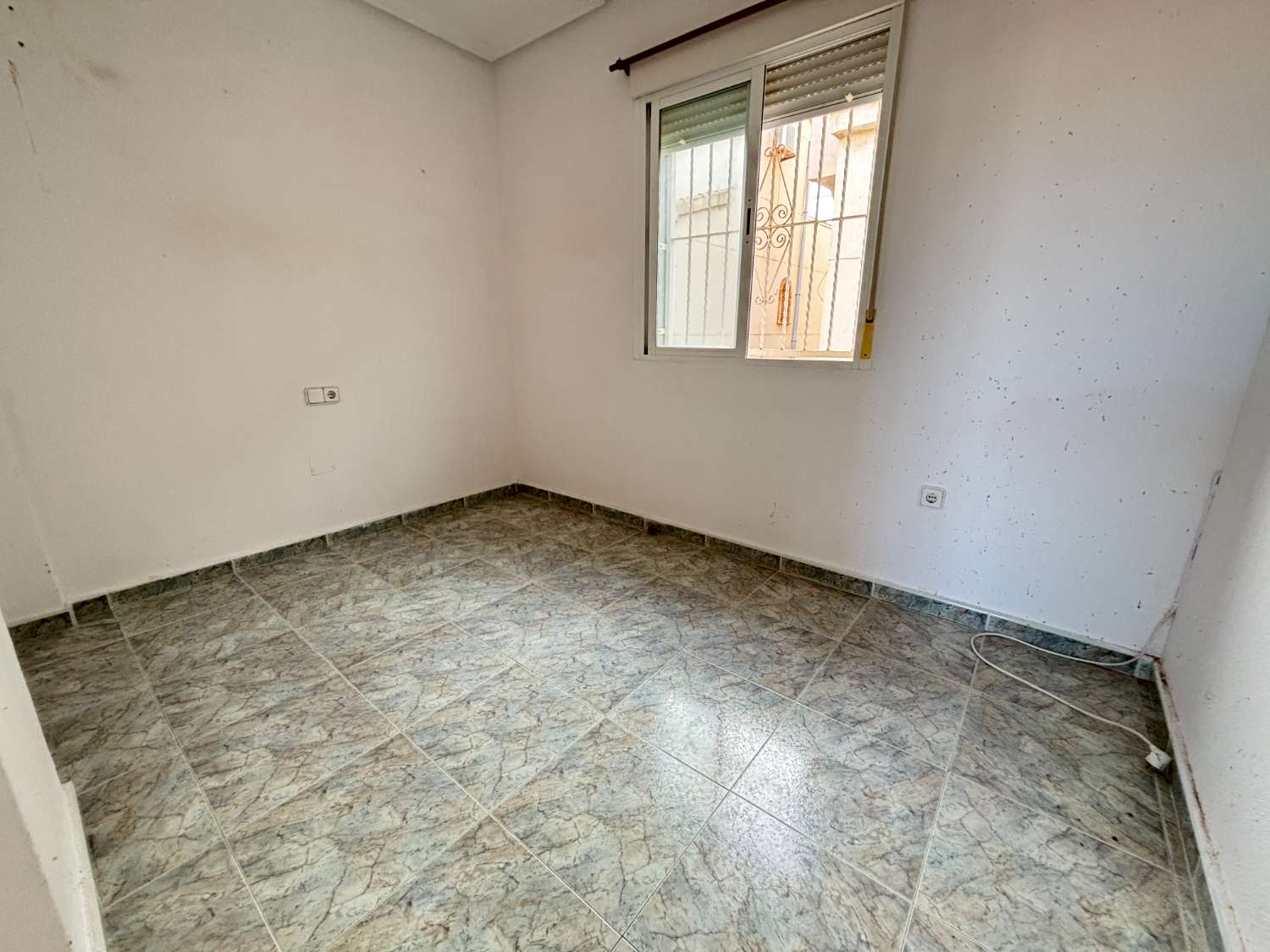 Enebolig til salgs til San Miguel de Salinas