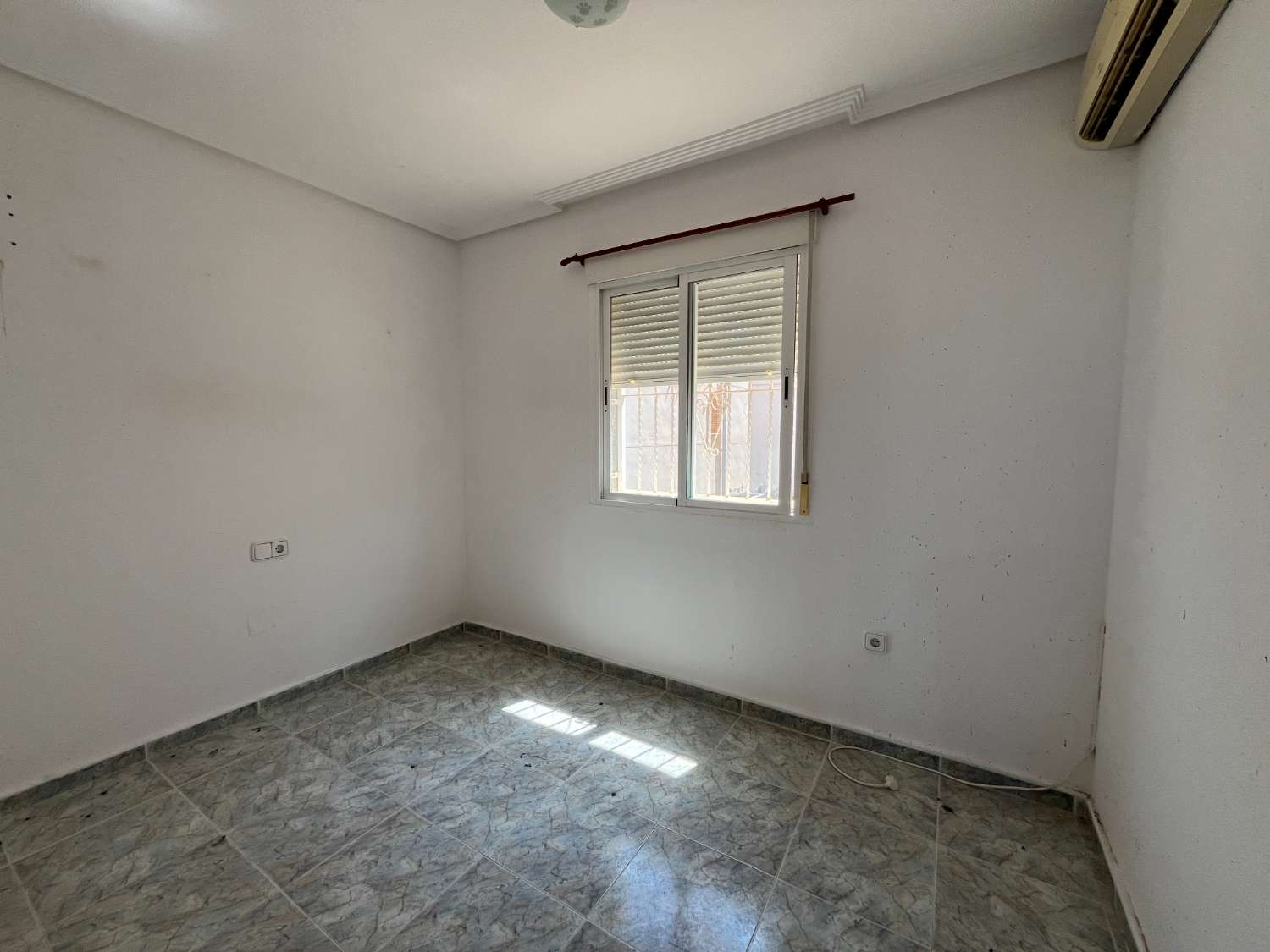 OCASIÓN!! CHALET INDEPENDIENTE, PISCINA Y 4 DORMITORIOS!!