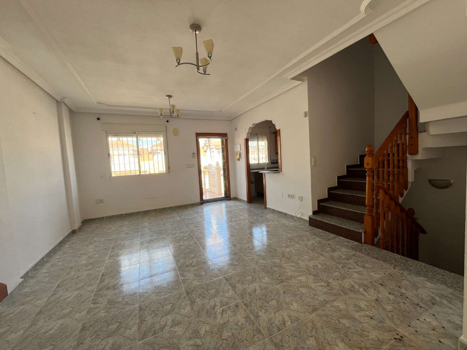 OCASIÓN!! CHALET INDEPENDIENTE, PISCINA Y 4 DORMITORIOS!!