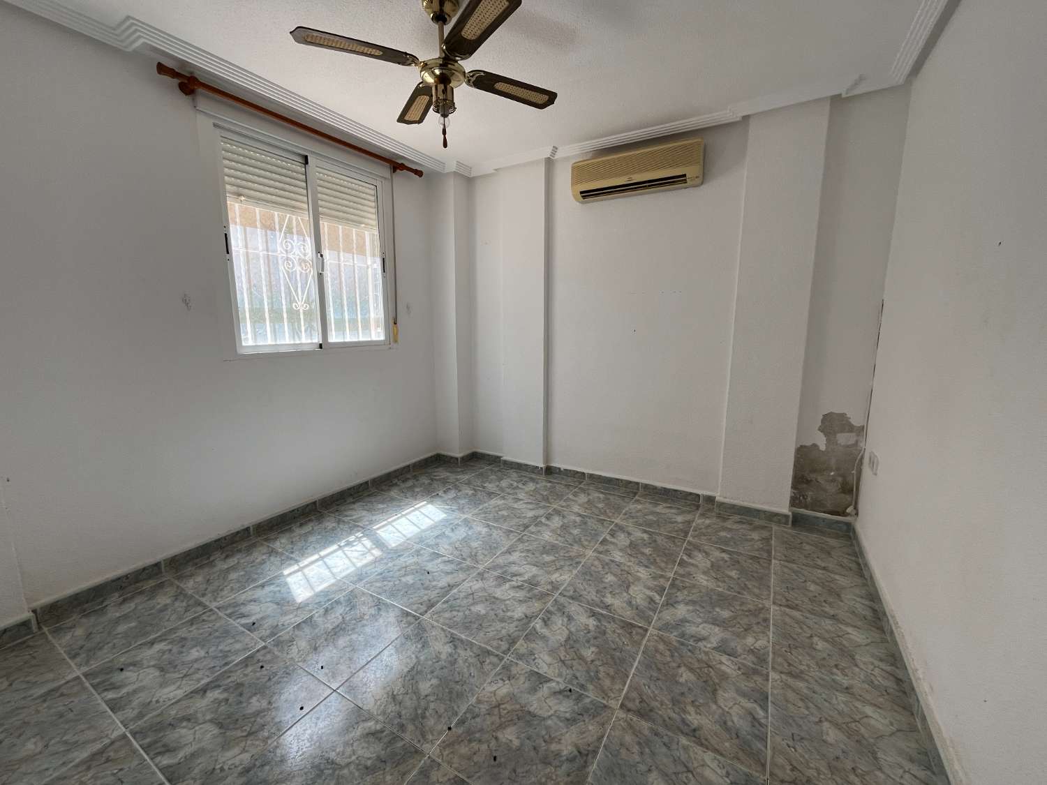 OCASIÓN!! CHALET INDEPENDIENTE, PISCINA Y 4 DORMITORIOS!!