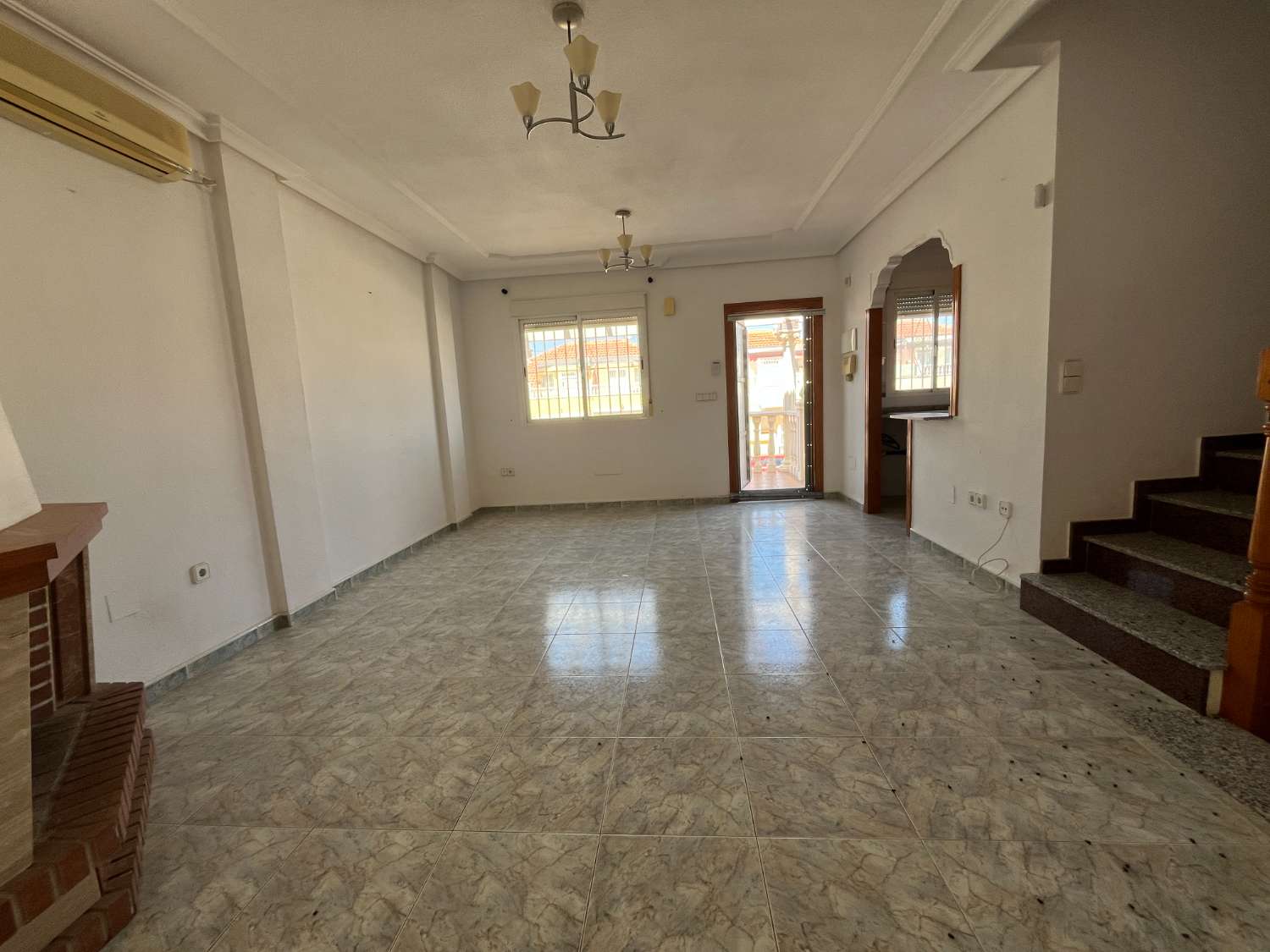 OCASIÓN!! CHALET INDEPENDIENTE, PISCINA Y 4 DORMITORIOS!!