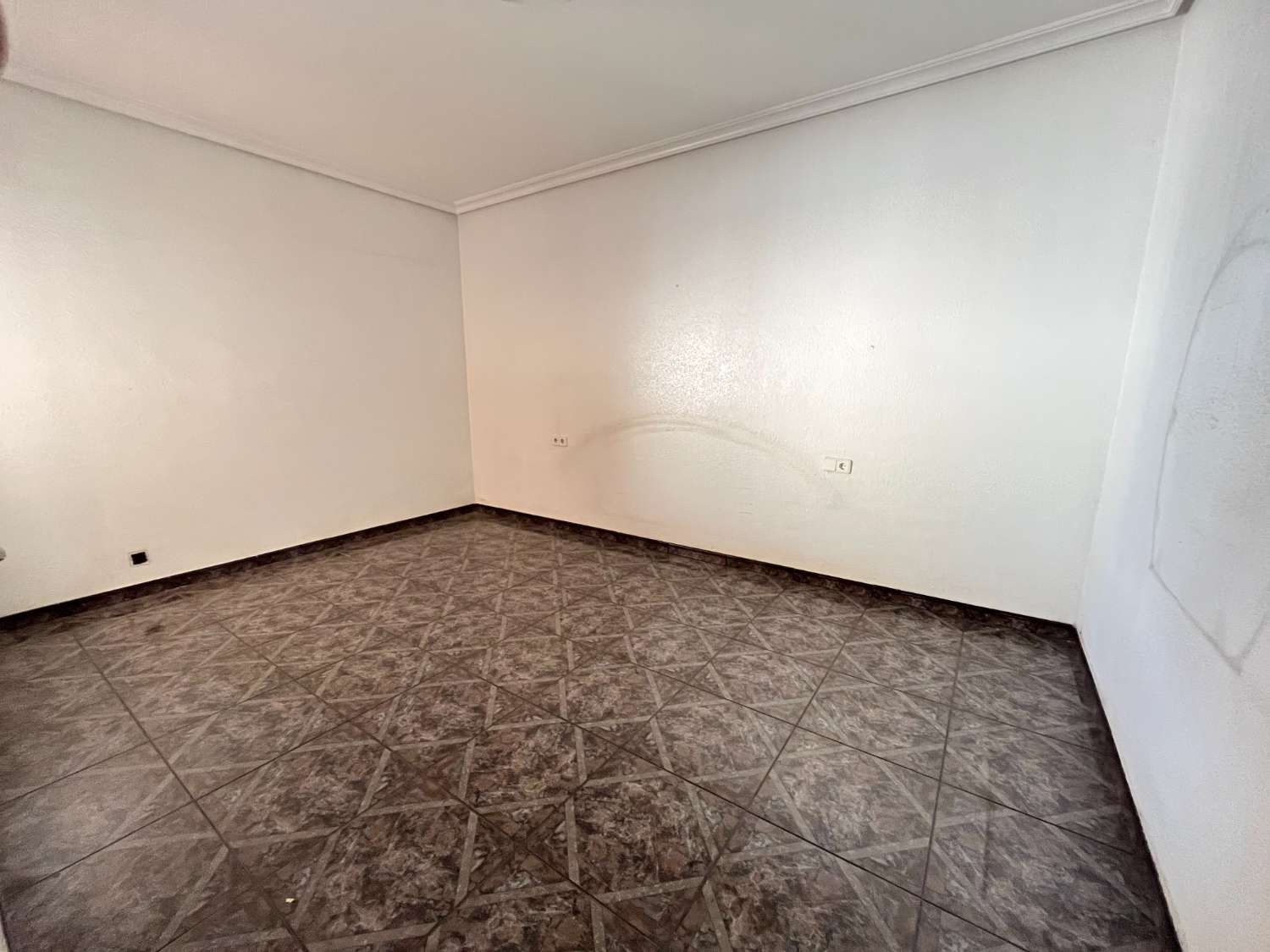 Casa Adosada en Venta en Daya Nueva – 195 m² construidos | 165 m² útiles