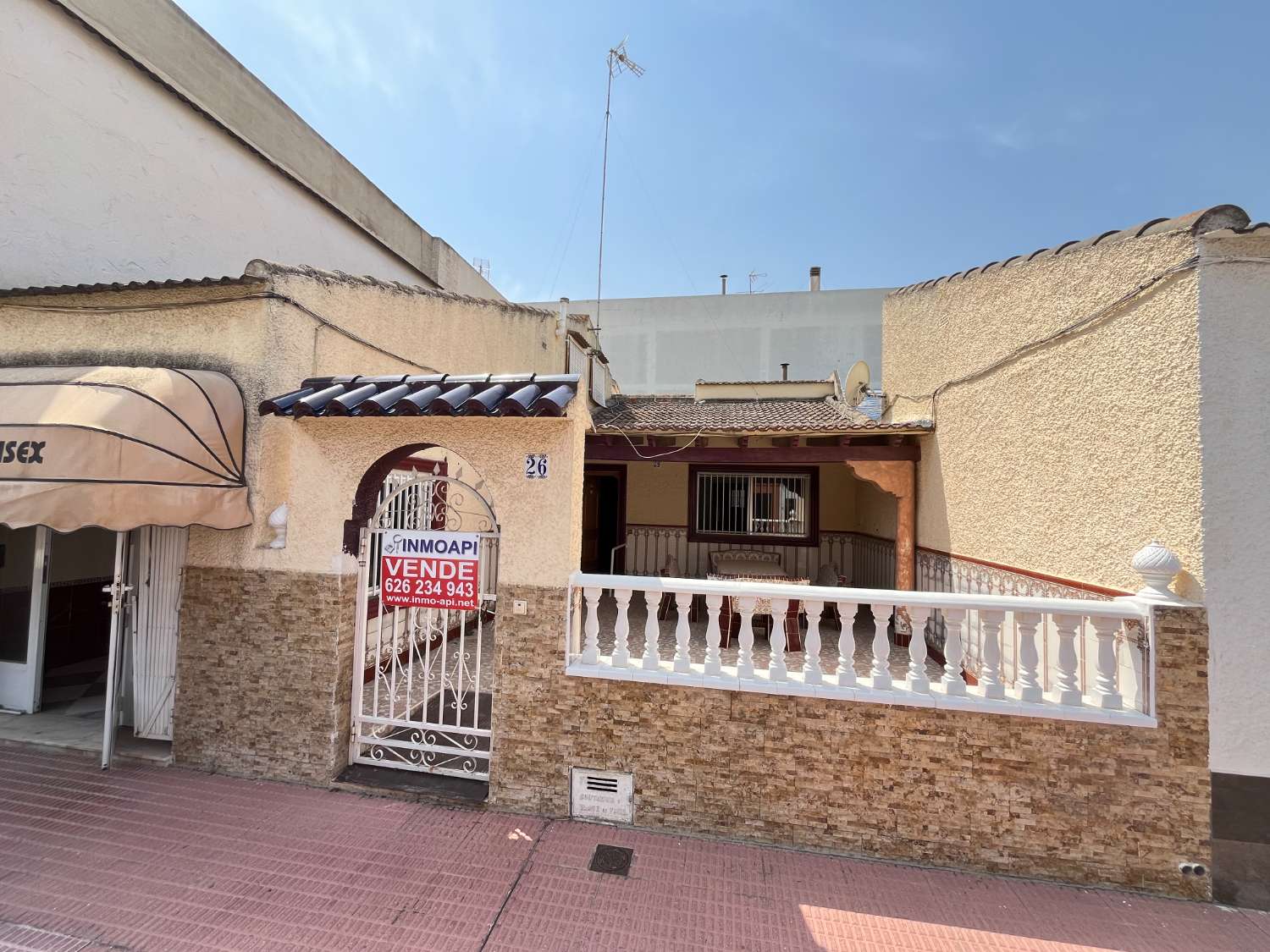 Casa Adosada en Venta en Daya Nueva – 195 m² construidos | 165 m² útiles