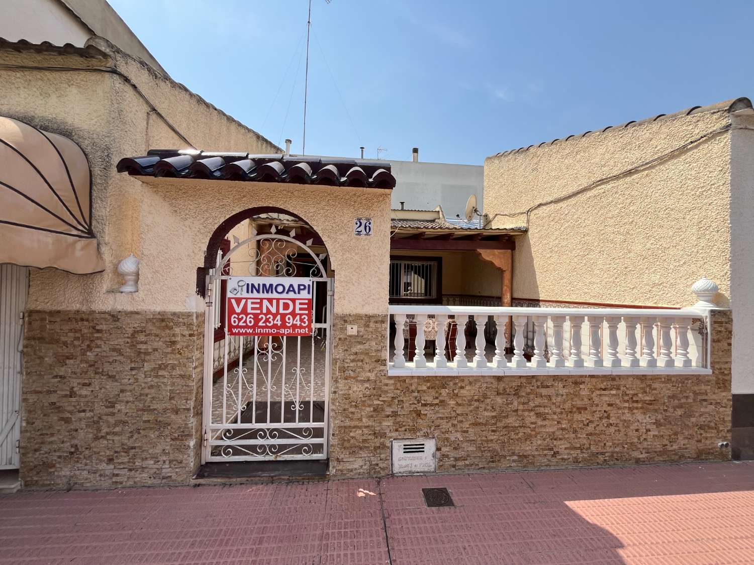 Casa Adosada en Venta en Daya Nueva – 195 m² construidos | 165 m² útiles