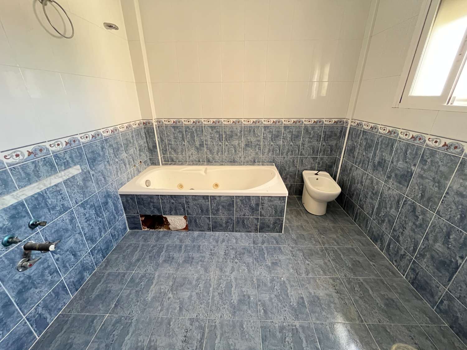 Dúplex Pareado en Venta en La Murada – 256 m² construidos 5 dormitorios 3 baños –