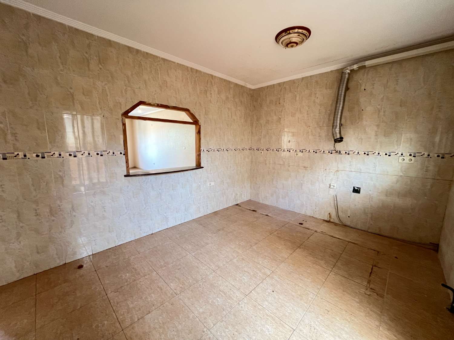 Dúplex Pareado en Venta en La Murada – 256 m² construidos 5 dormitorios 3 baños –