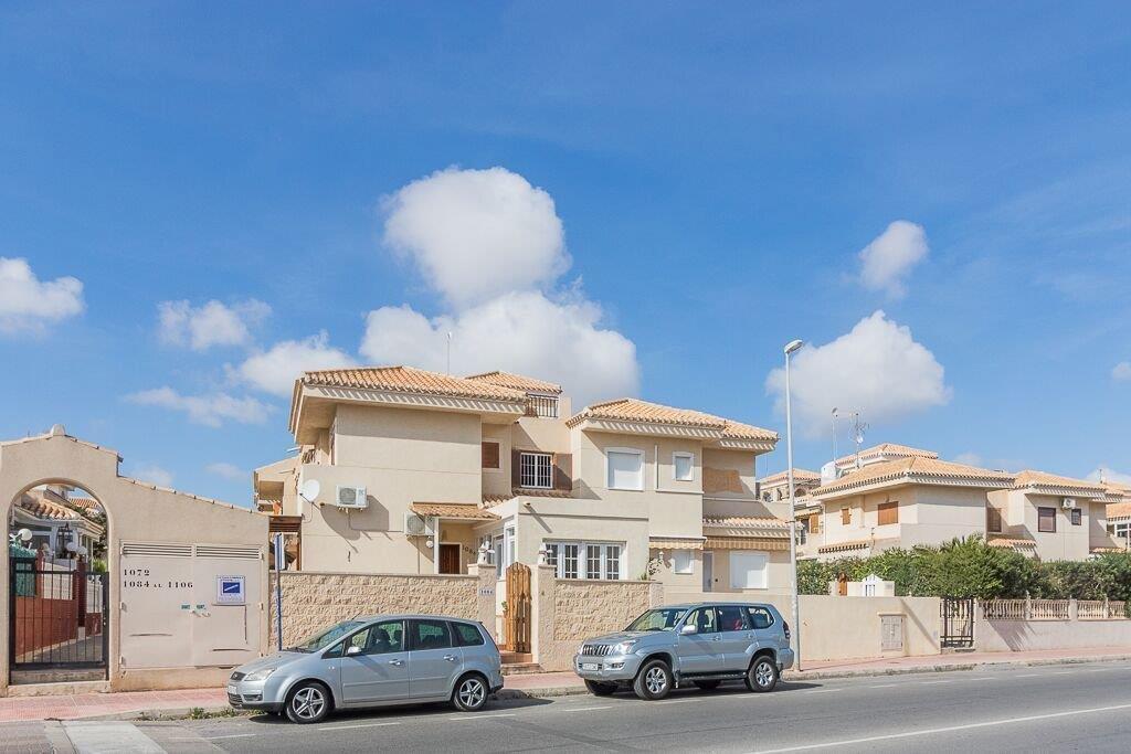 Casa en venta en Orihuela Costa
