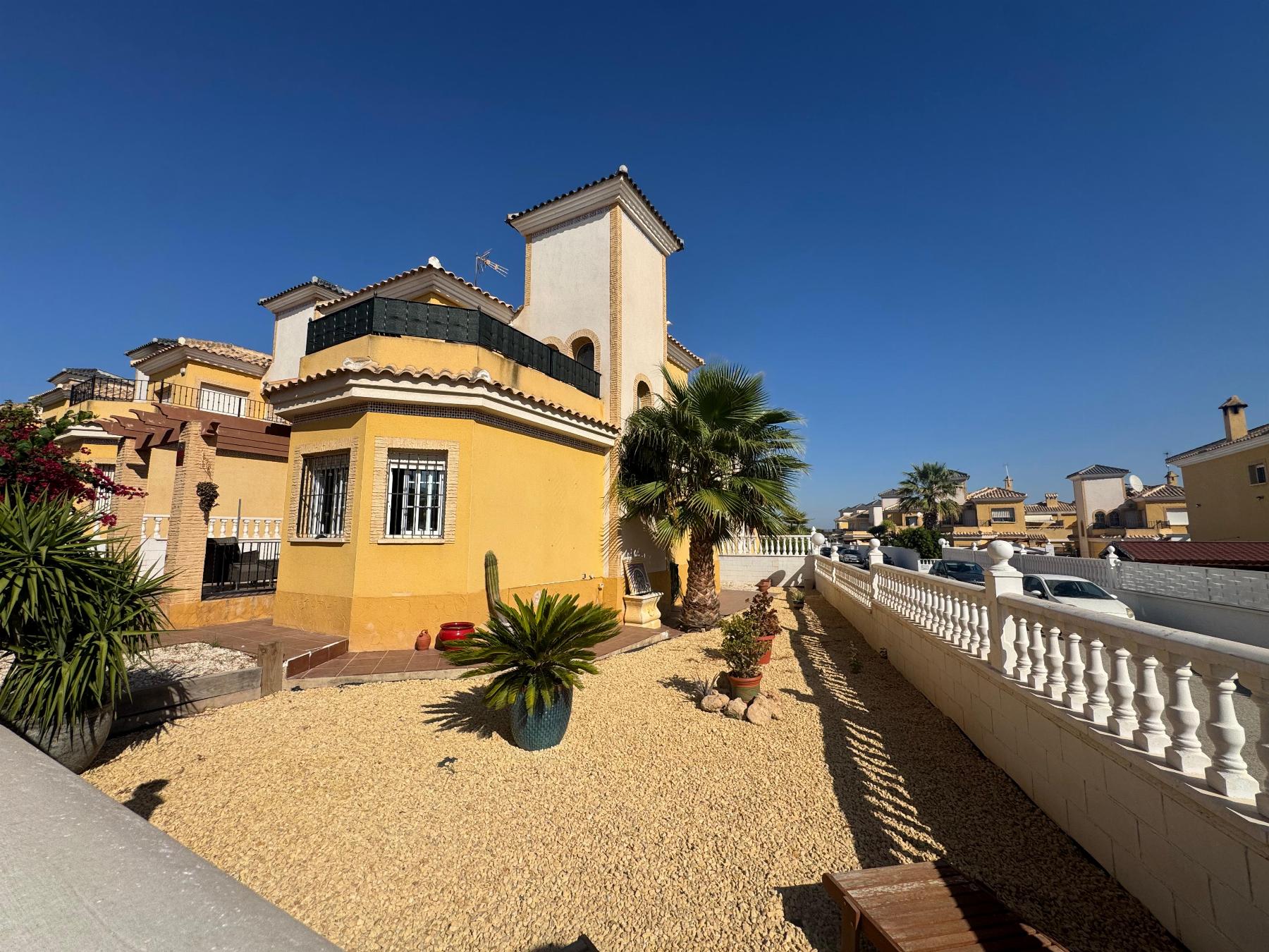 Chalet en venta en Algorfa