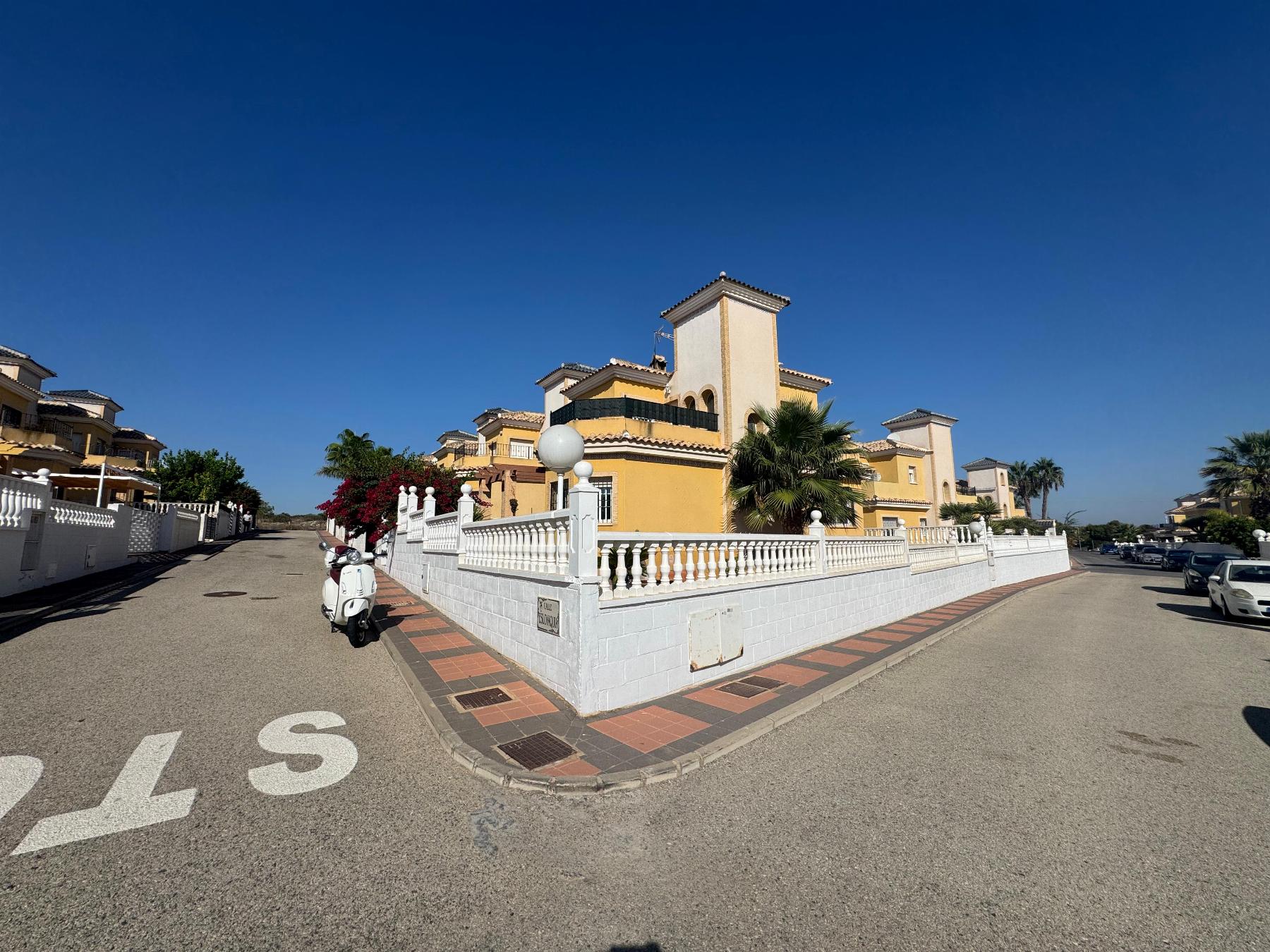 Chalet en venta en Algorfa