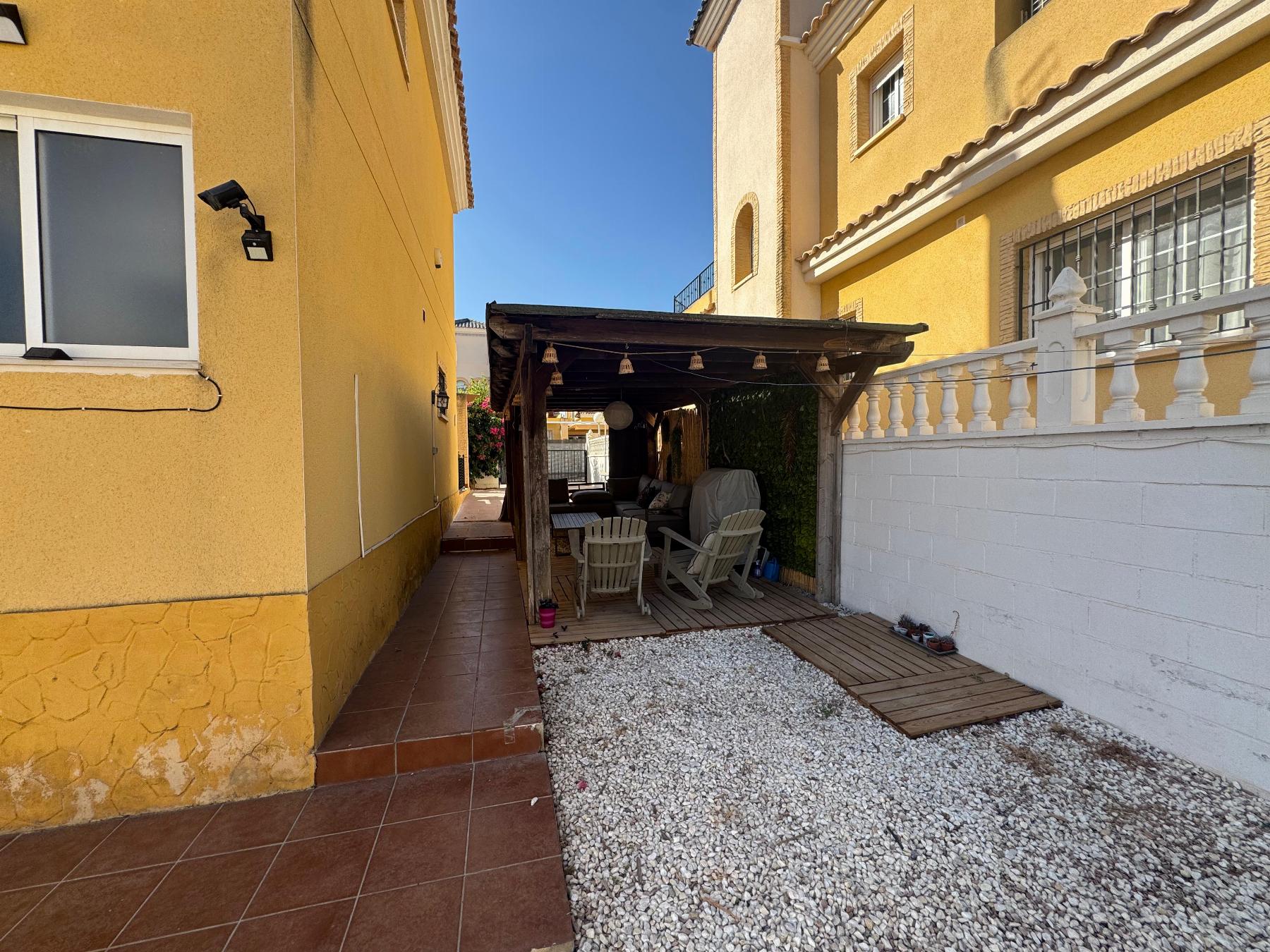 Chalet en venta en Algorfa