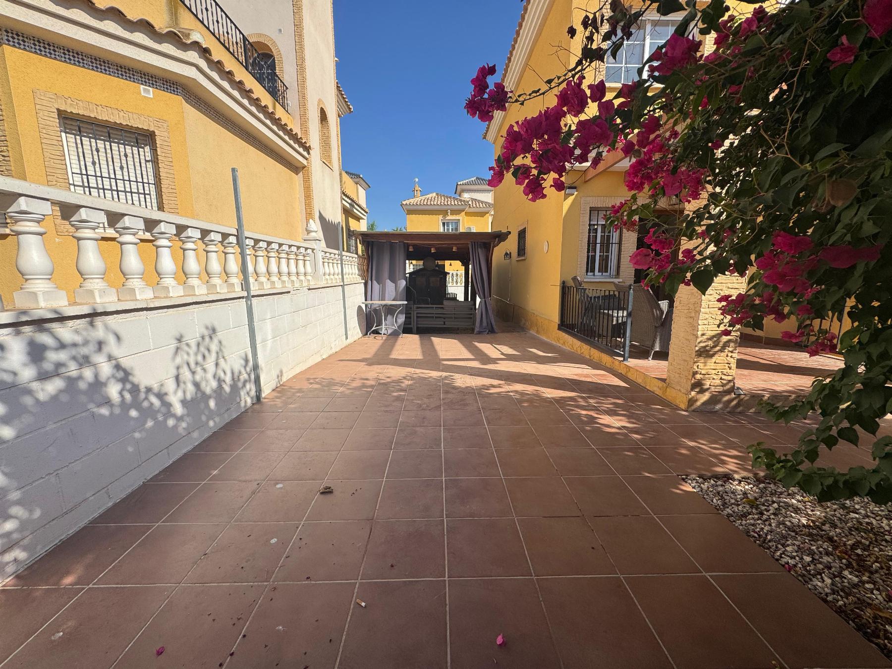 Chalet en venta en Algorfa