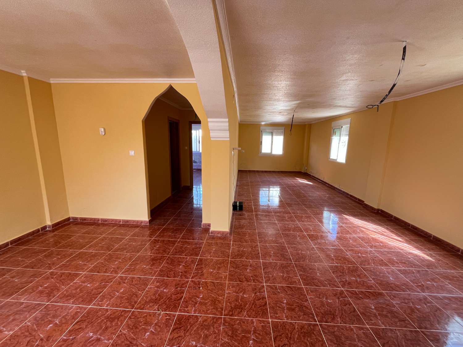 OCASIÓN! CHALET INDEPENDIENTE (DOS APARTAMENTOS) EN ESQUINA MONTEGOLF VII