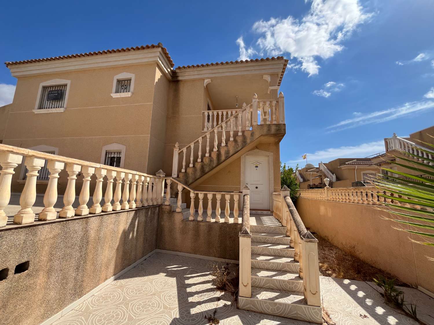 OCASIÓN! CHALET INDEPENDIENTE (DOS APARTAMENTOS) EN ESQUINA MONTEGOLF VII