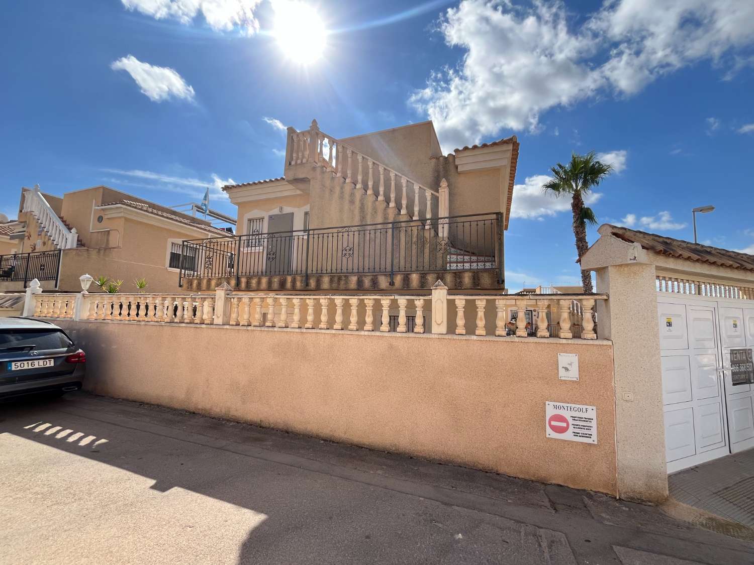 OCASIÓN! CHALET INDEPENDIENTE (DOS APARTAMENTOS) EN ESQUINA MONTEGOLF VII
