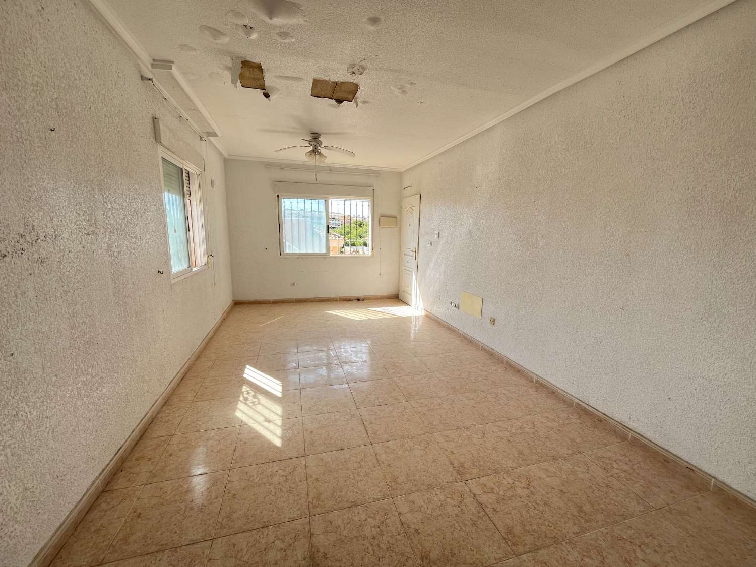 OCASIÓN! CHALET INDEPENDIENTE (DOS APARTAMENTOS) EN ESQUINA MONTEGOLF VII