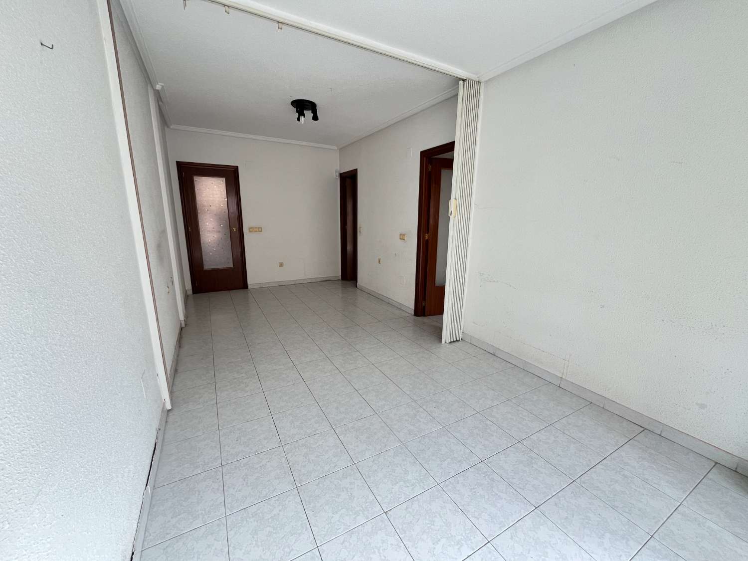 OCASIÓN!! APARTAMENTO PARA REFORMAR CON PISCINA Y ORIENTACIÓN SUR!