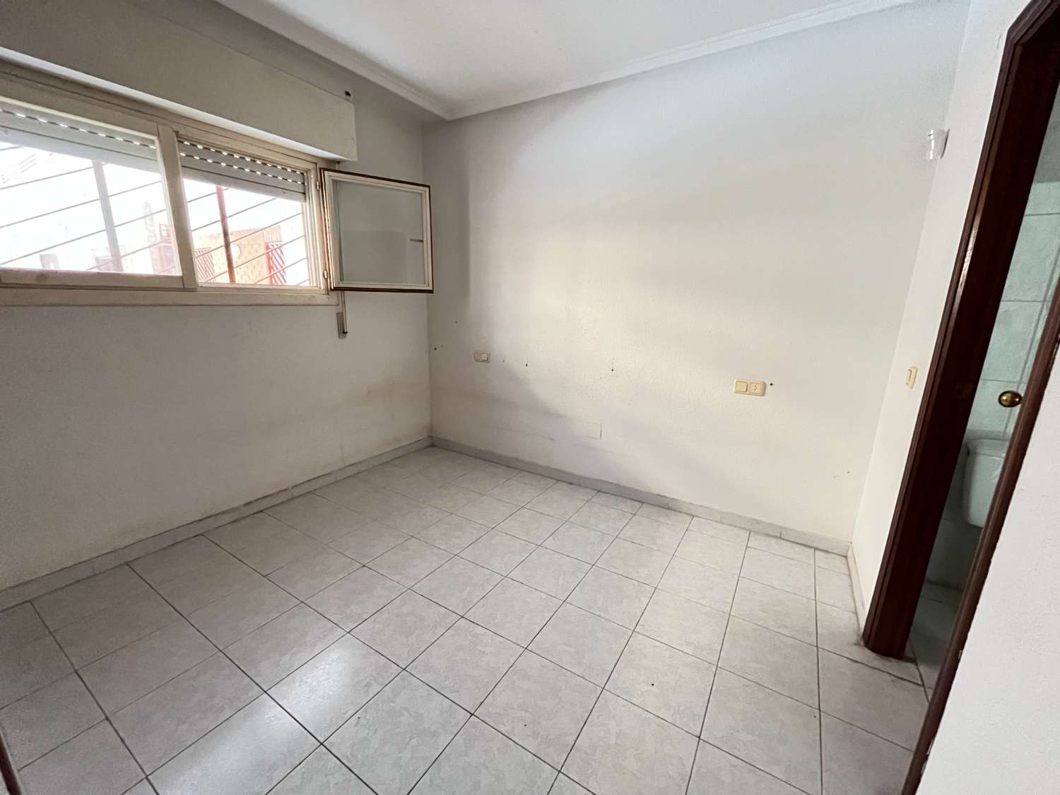 OCASIÓN!! APARTAMENTO PARA REFORMAR CON PISCINA Y ORIENTACIÓN SUR!