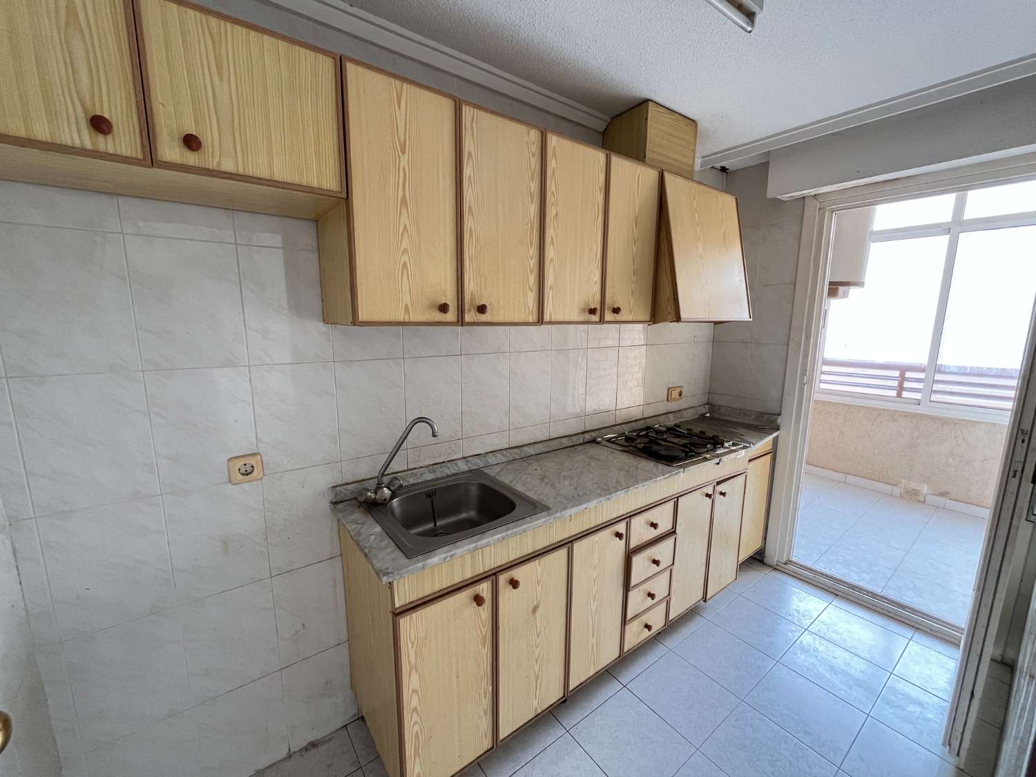 OCASIÓN!! APARTAMENTO PARA REFORMAR CON PISCINA Y ORIENTACIÓN SUR!