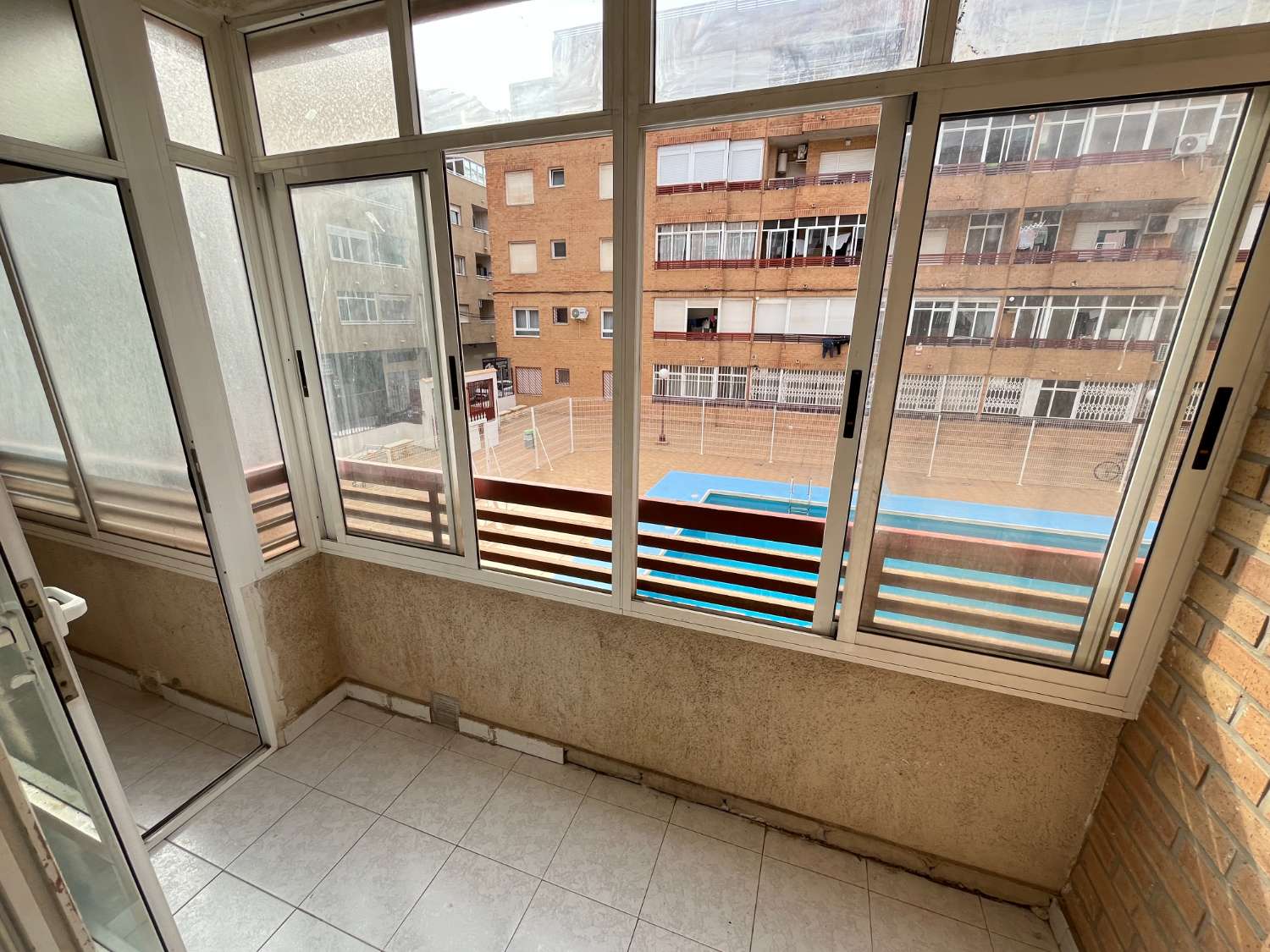 OCASIÓN!! APARTAMENTO PARA REFORMAR CON PISCINA Y ORIENTACIÓN SUR!