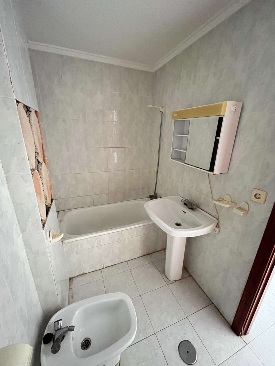 OCASIÓN!! APARTAMENTO PARA REFORMAR CON PISCINA Y ORIENTACIÓN SUR!