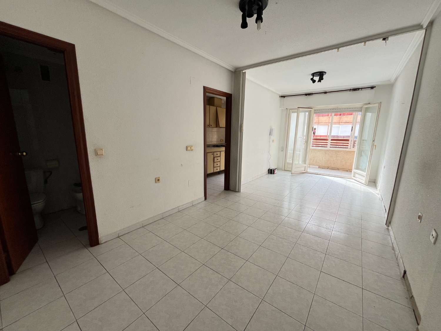 OCASIÓN!! APARTAMENTO PARA REFORMAR CON PISCINA Y ORIENTACIÓN SUR!