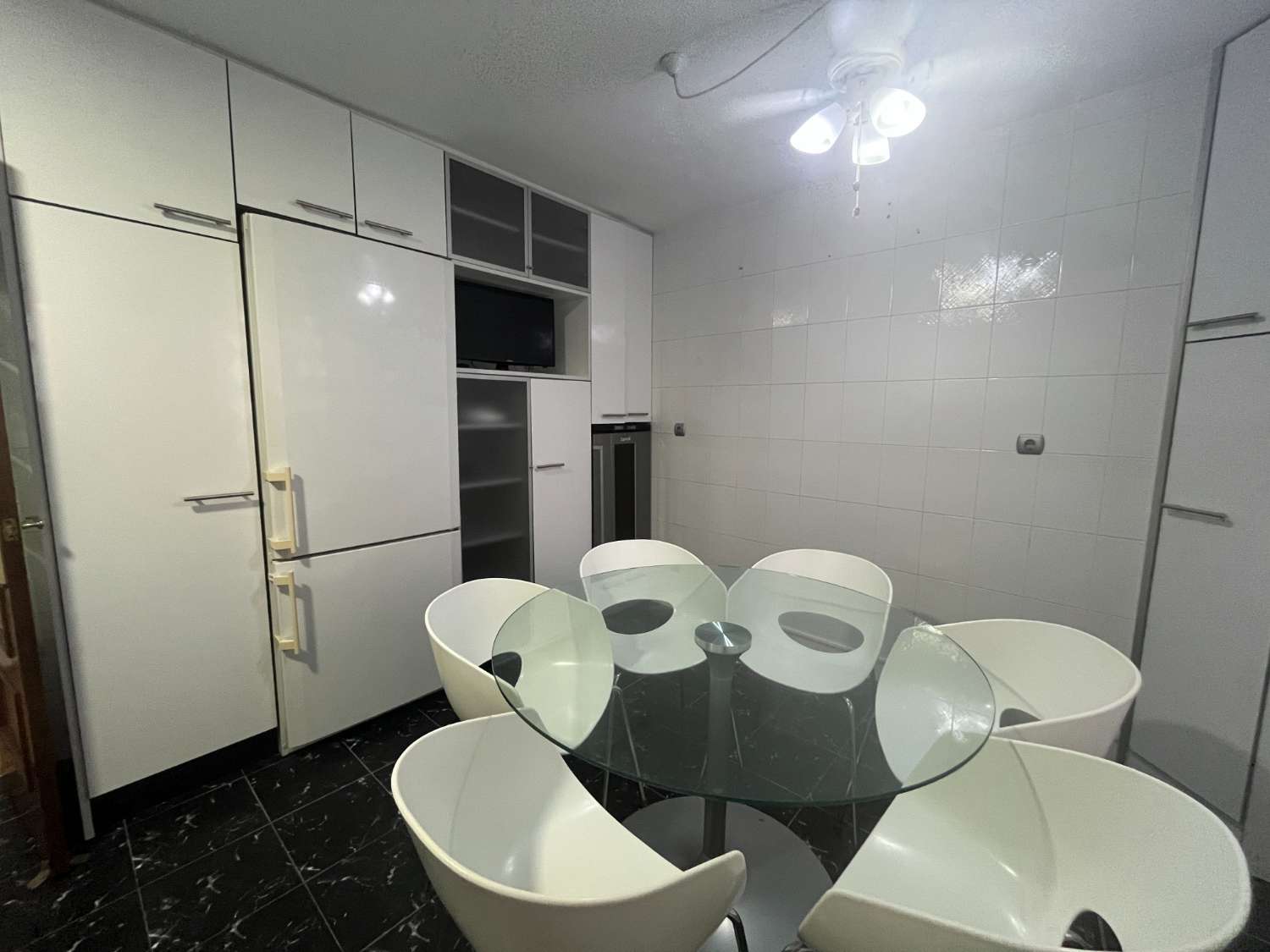 PISO CENTRO PUEBLO 4 DORMITORIOS 3 BAÑOS CON GARAJE Y TRASTERO