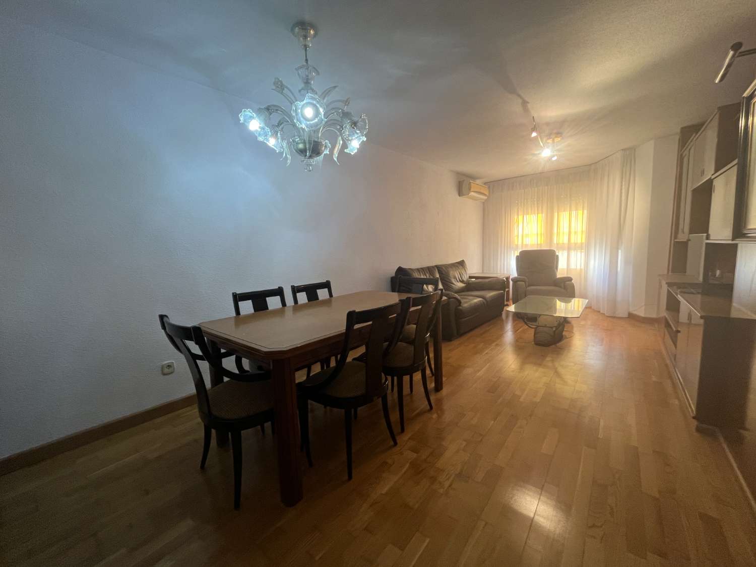 PISO CENTRO PUEBLO 4 DORMITORIOS 3 BAÑOS CON GARAJE Y TRASTERO