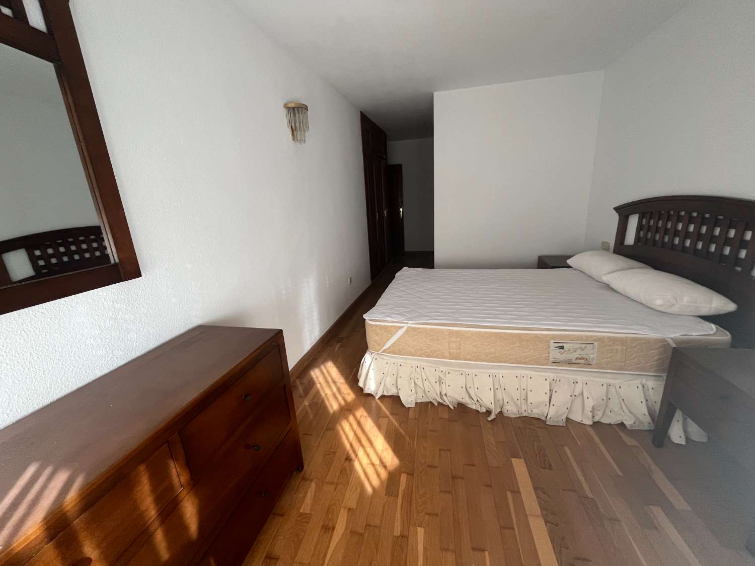 PISO CENTRO PUEBLO 4 DORMITORIOS 3 BAÑOS CON GARAJE Y TRASTERO